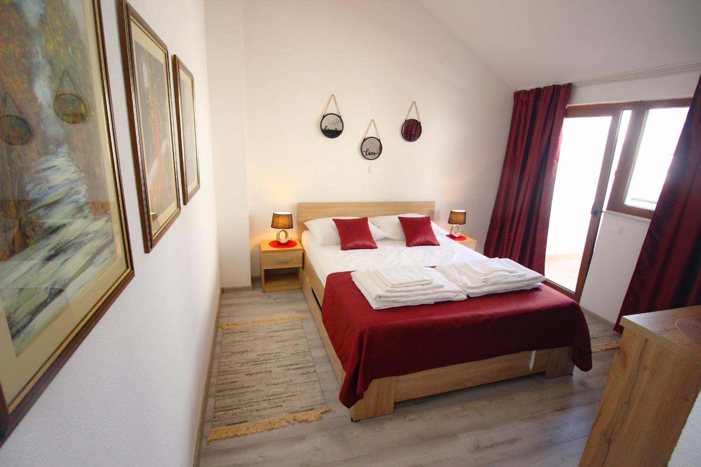Deluxe Double Room with Balcony photo 1