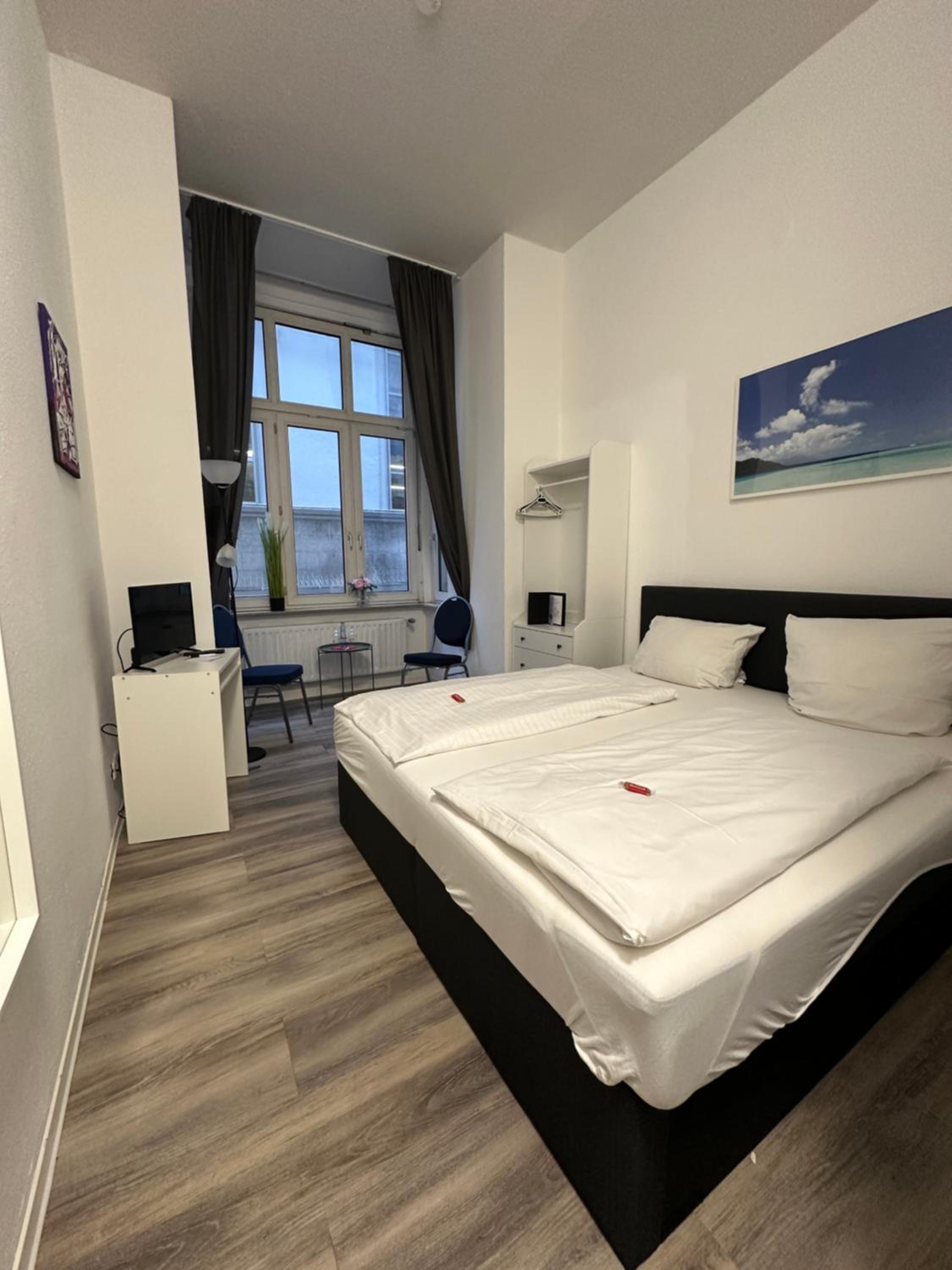 Standard Double Room - Photo 1