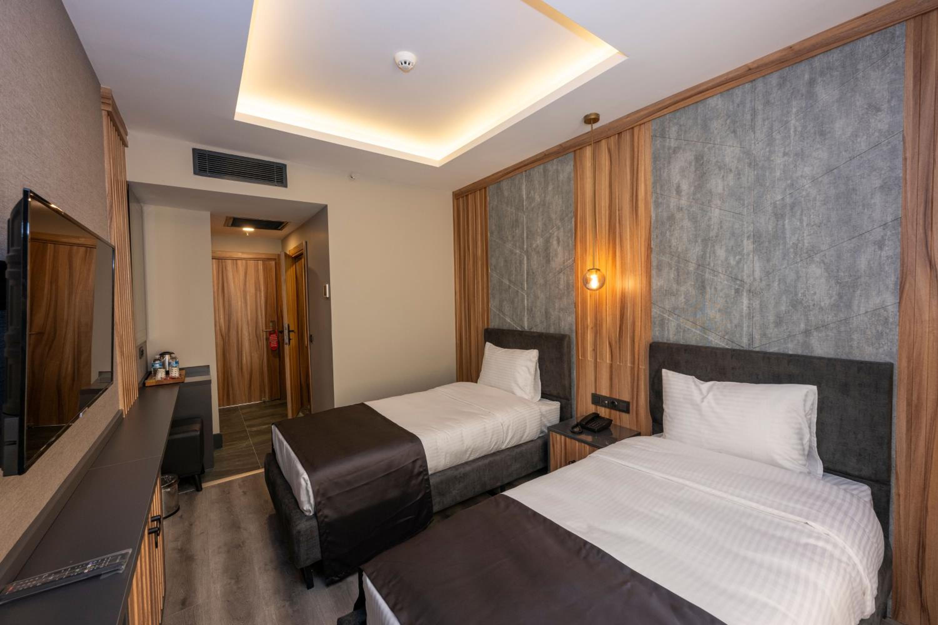 Standard Twin Room photo 3