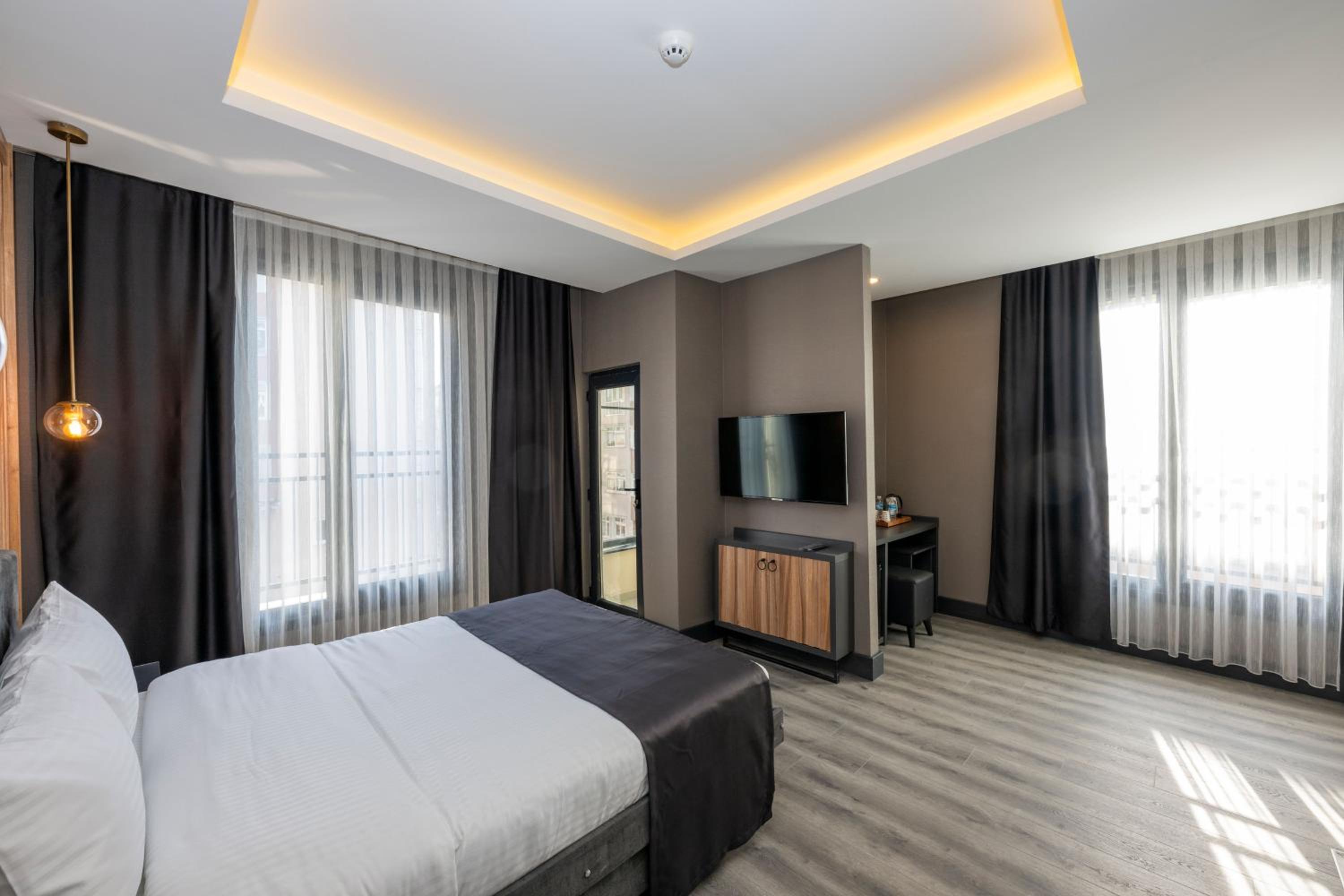 Double Room with Balcony photo 3