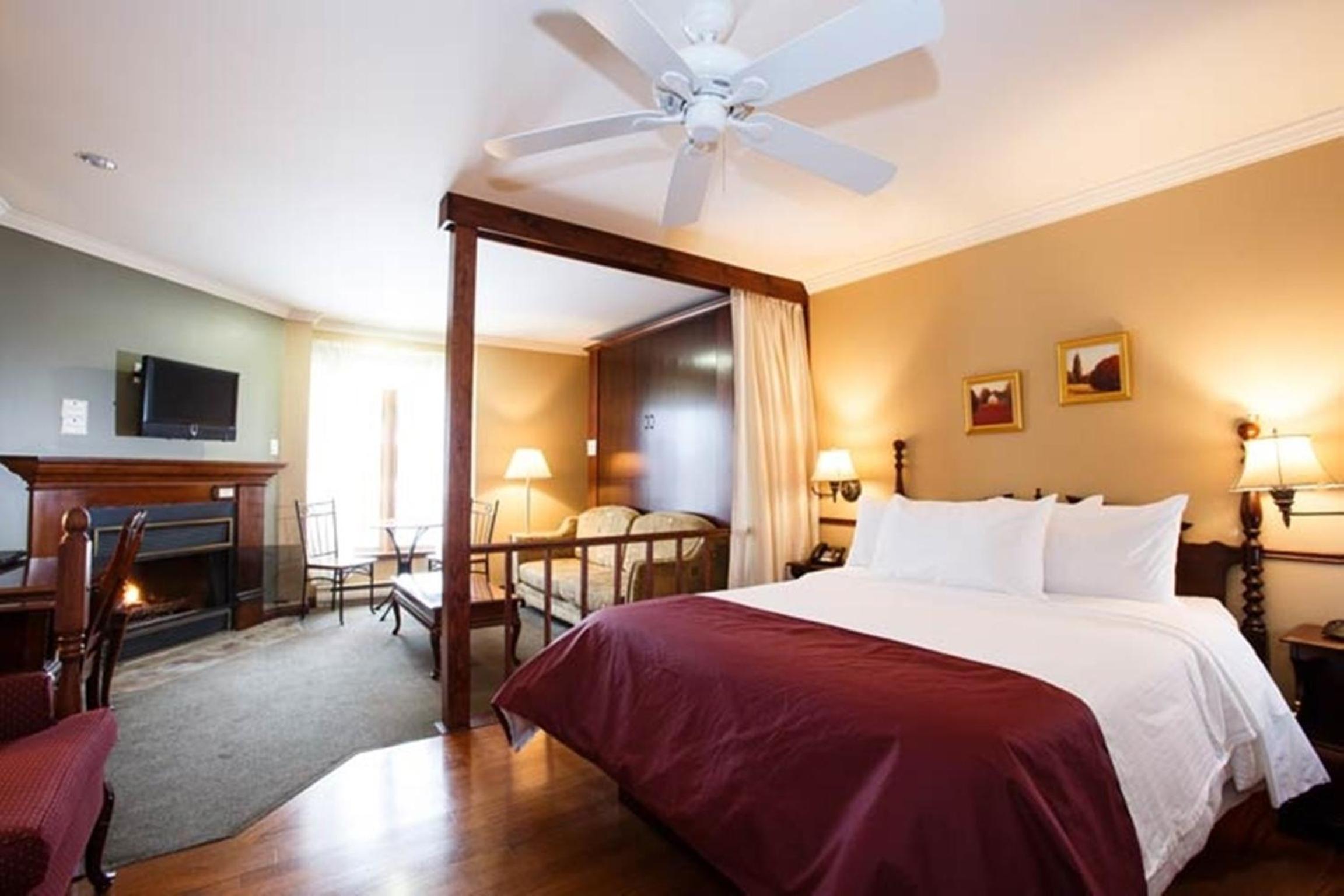 Queen Suite - Photo 6