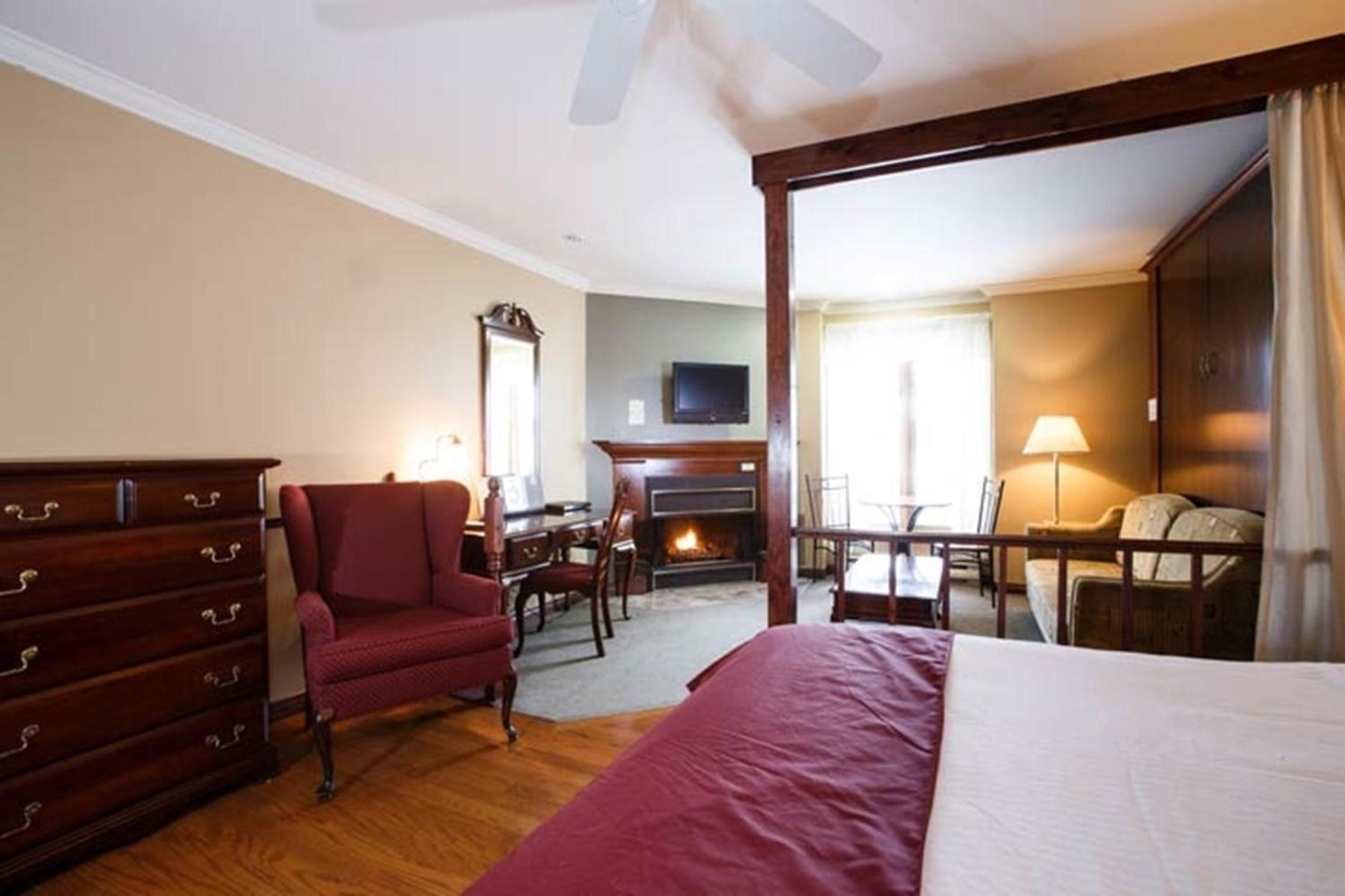 Queen Suite - Photo 7