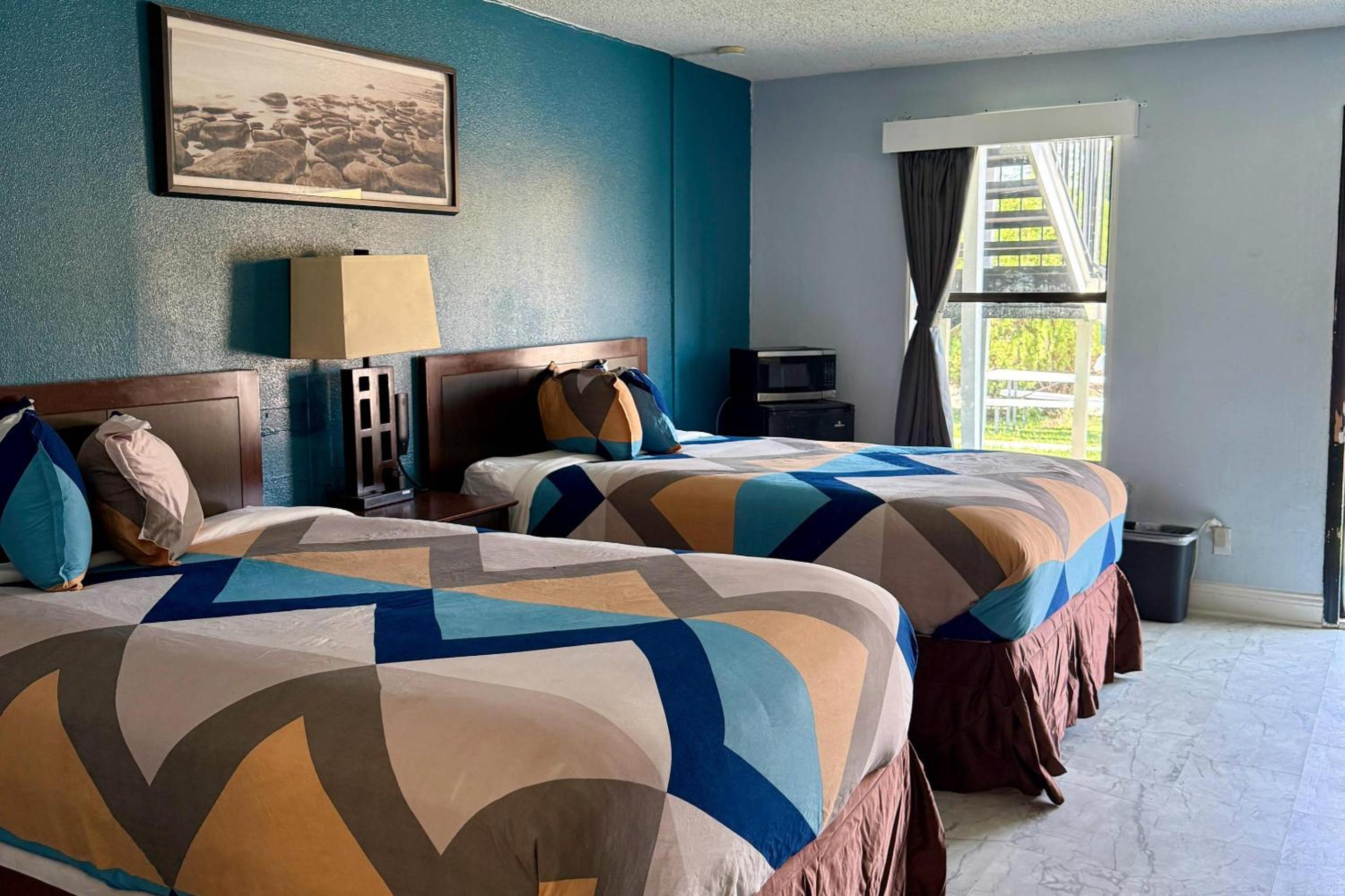 Double Room with Two Double Beds - Non-Smoking