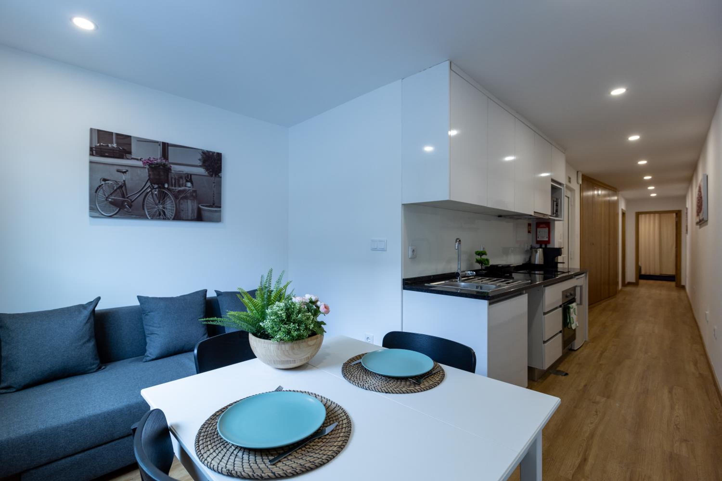 One-Bedroom Apartment photo 2