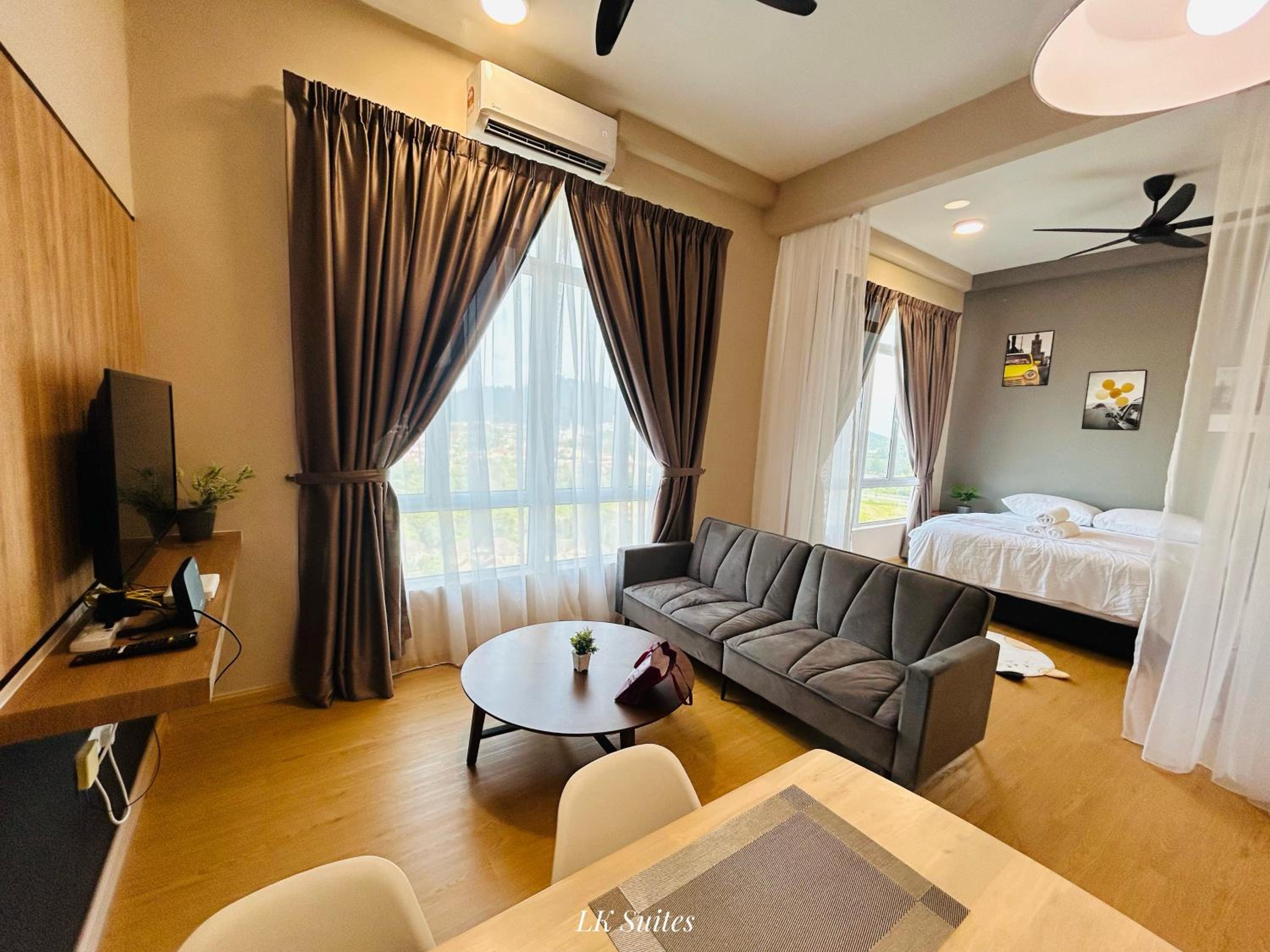 One-Bedroom Apartment photo 1