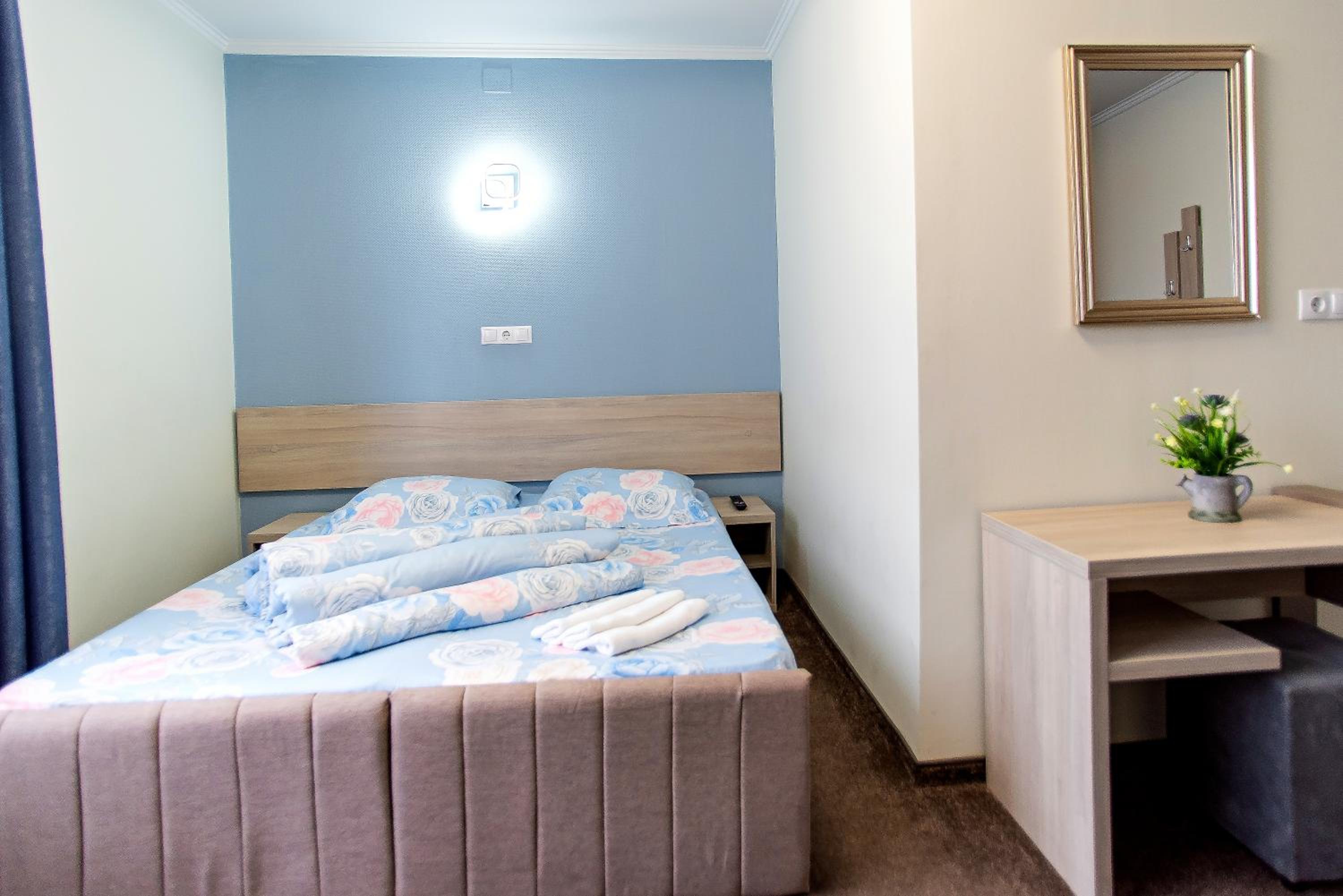 Double or Twin Room - Photo 11