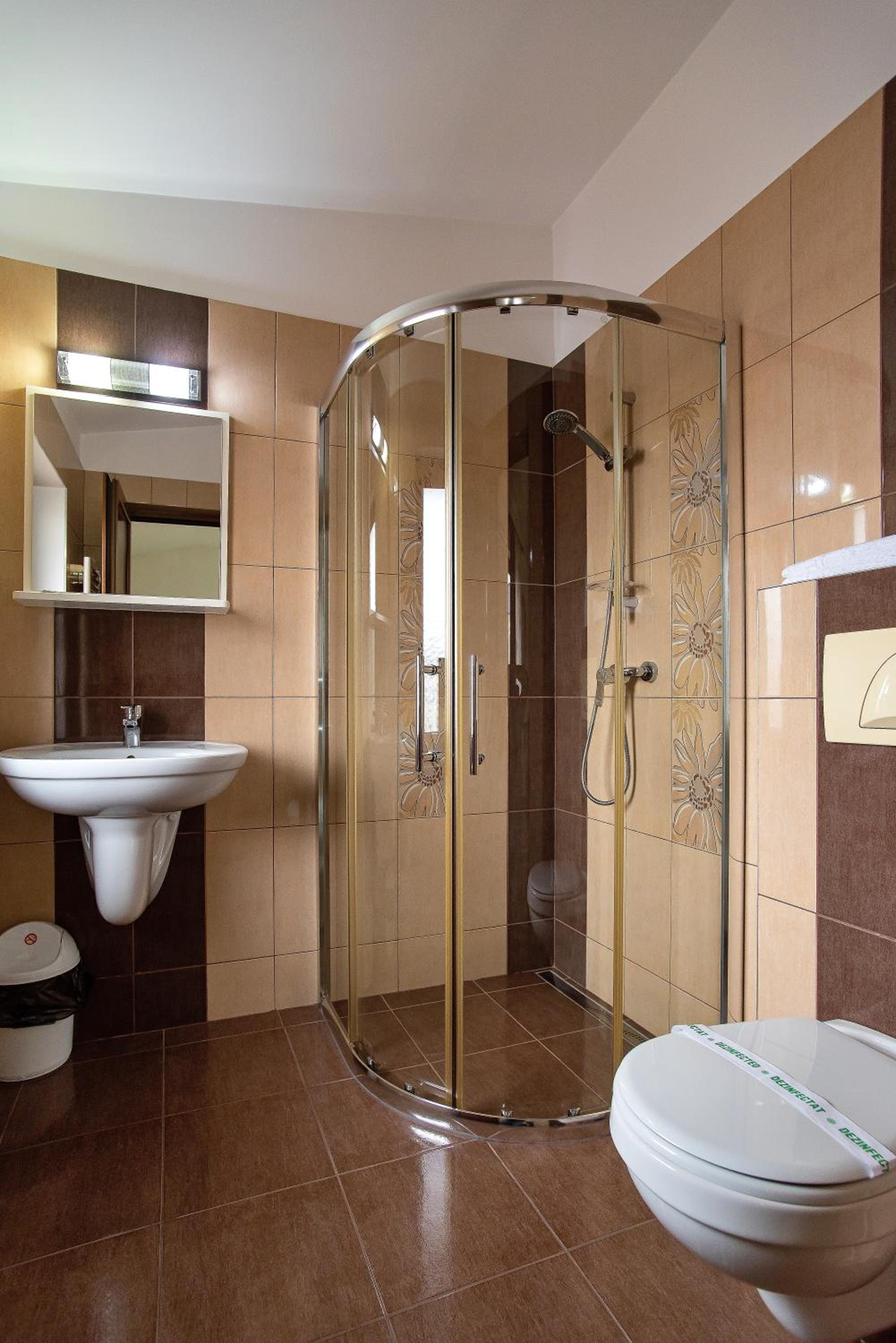 Double or Twin Room - Photo 4