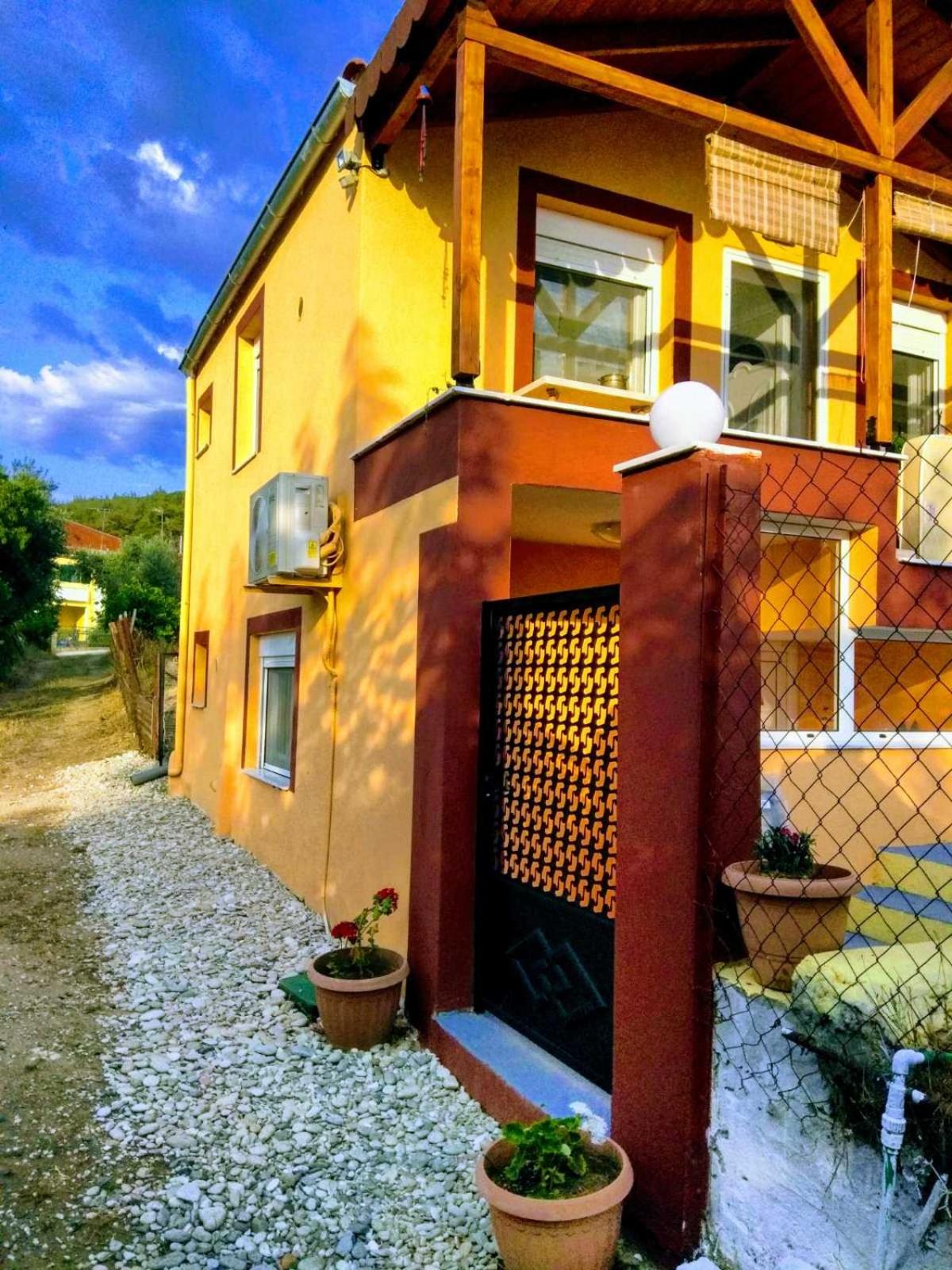 Two-Bedroom House photo 2