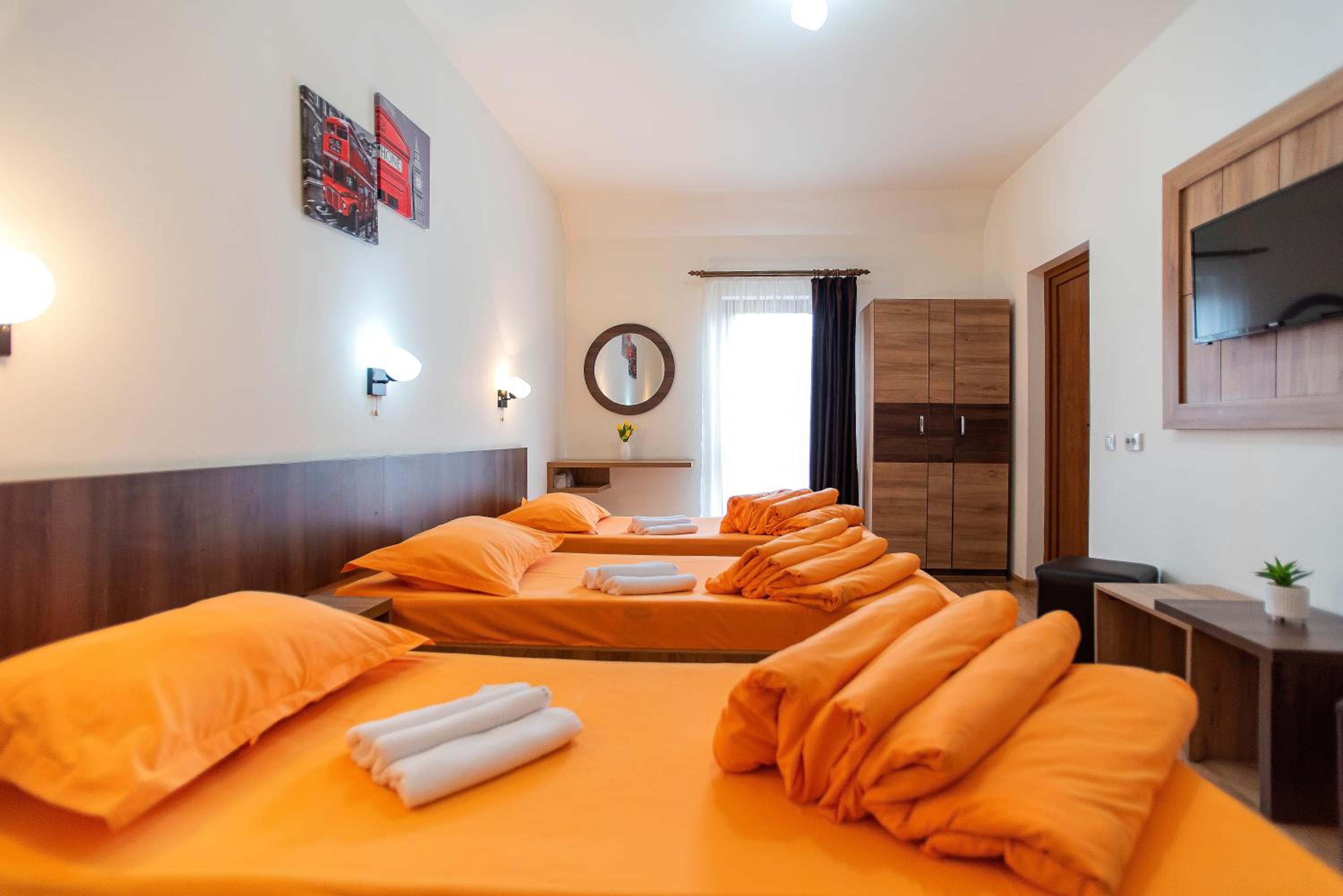 Triple Room - Photo 2