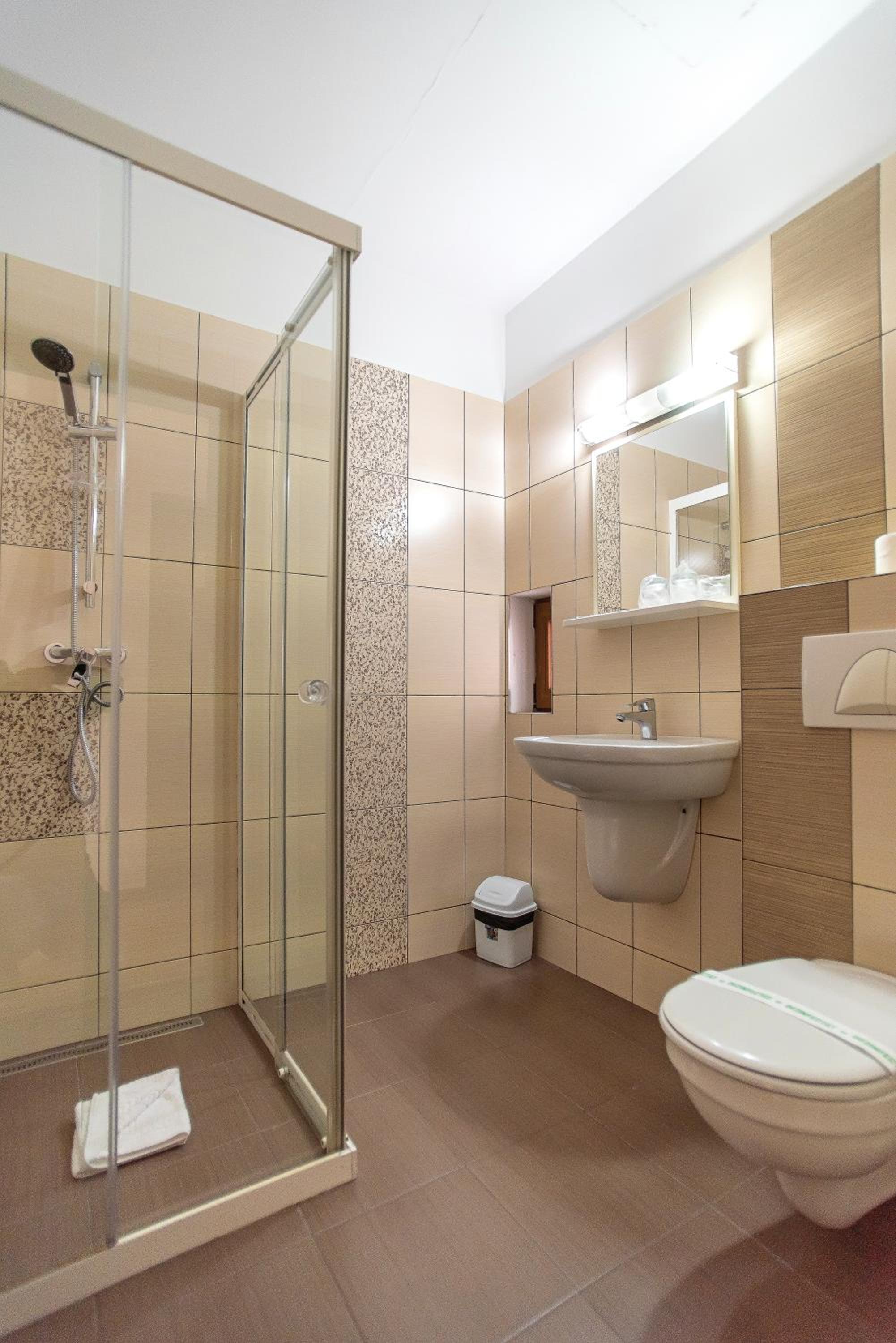 Triple Room - Photo 6