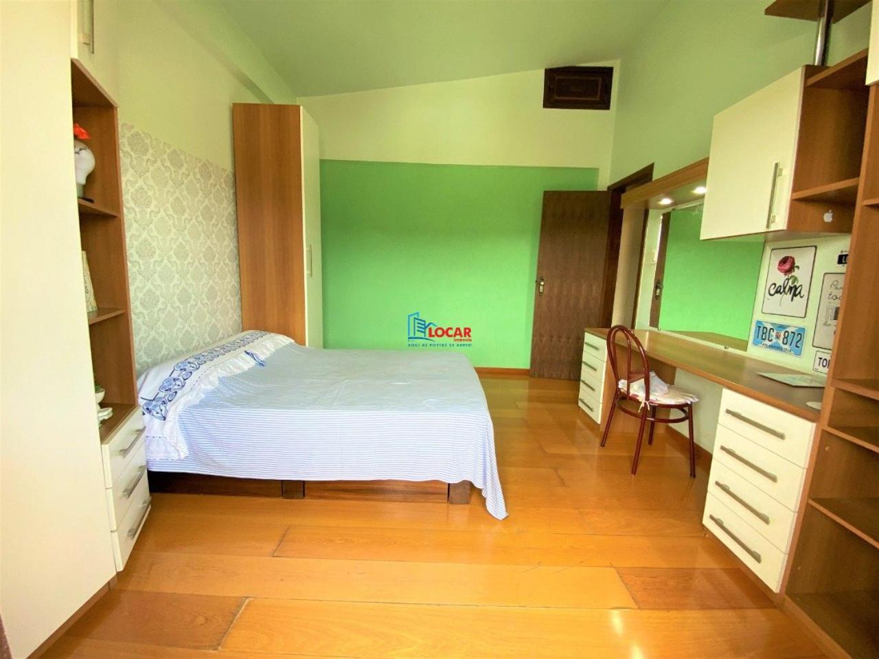 Three-Bedroom Apartment photo 1