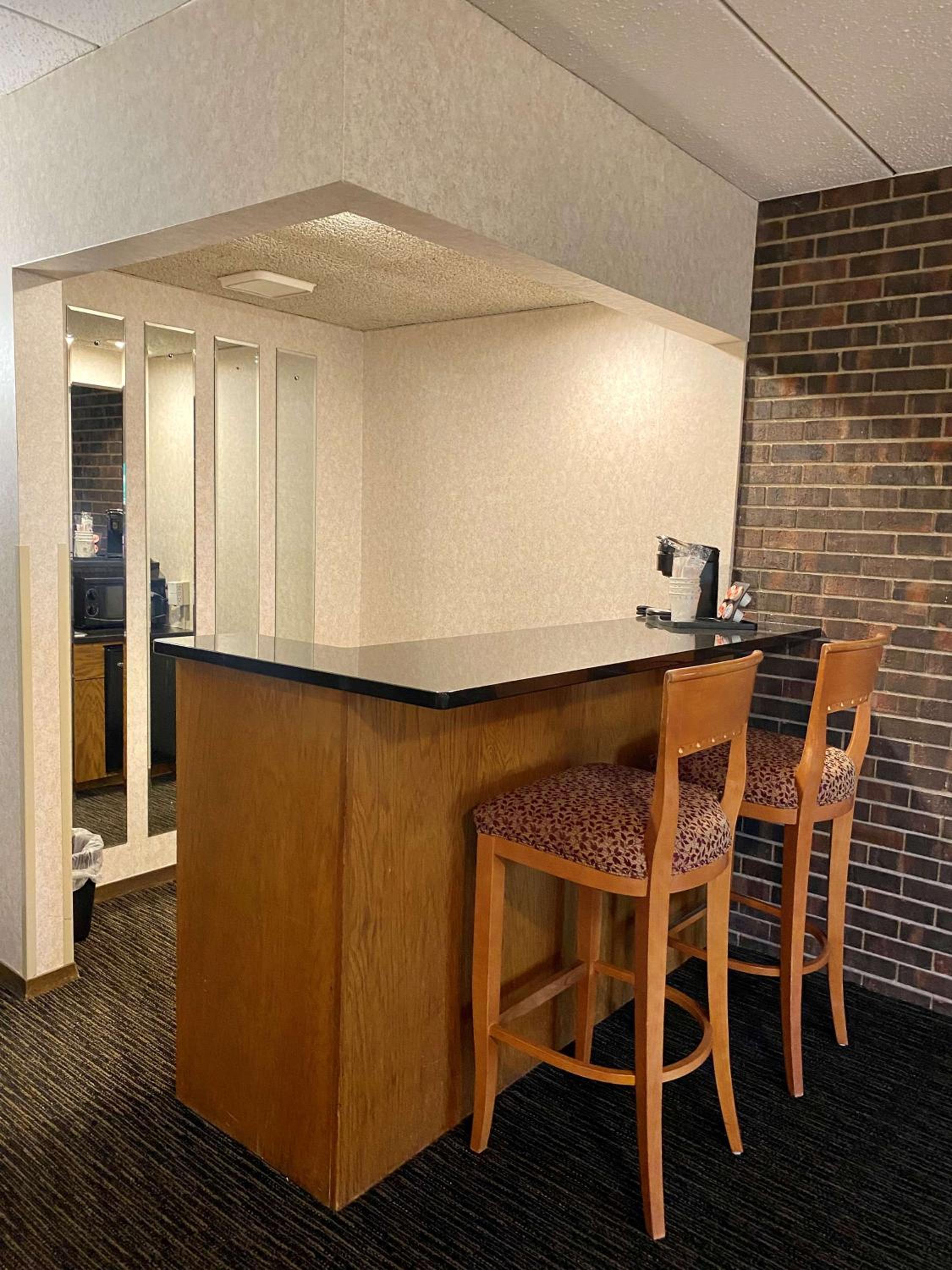 King Suite - Non-Smoking (Stair Access) - Photo 5