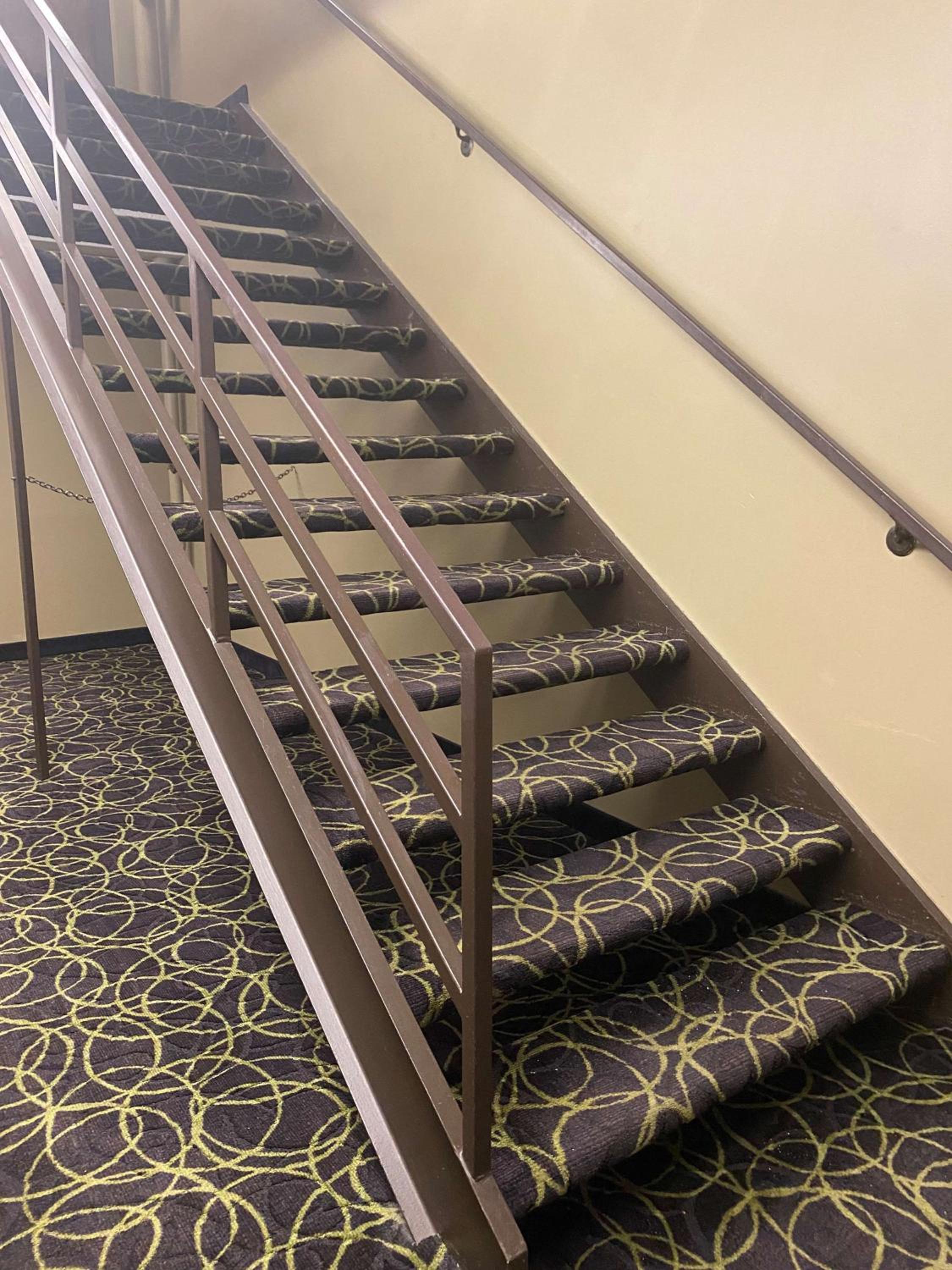 King Room - Non-Smoking (Stairs Access) - Photo 5