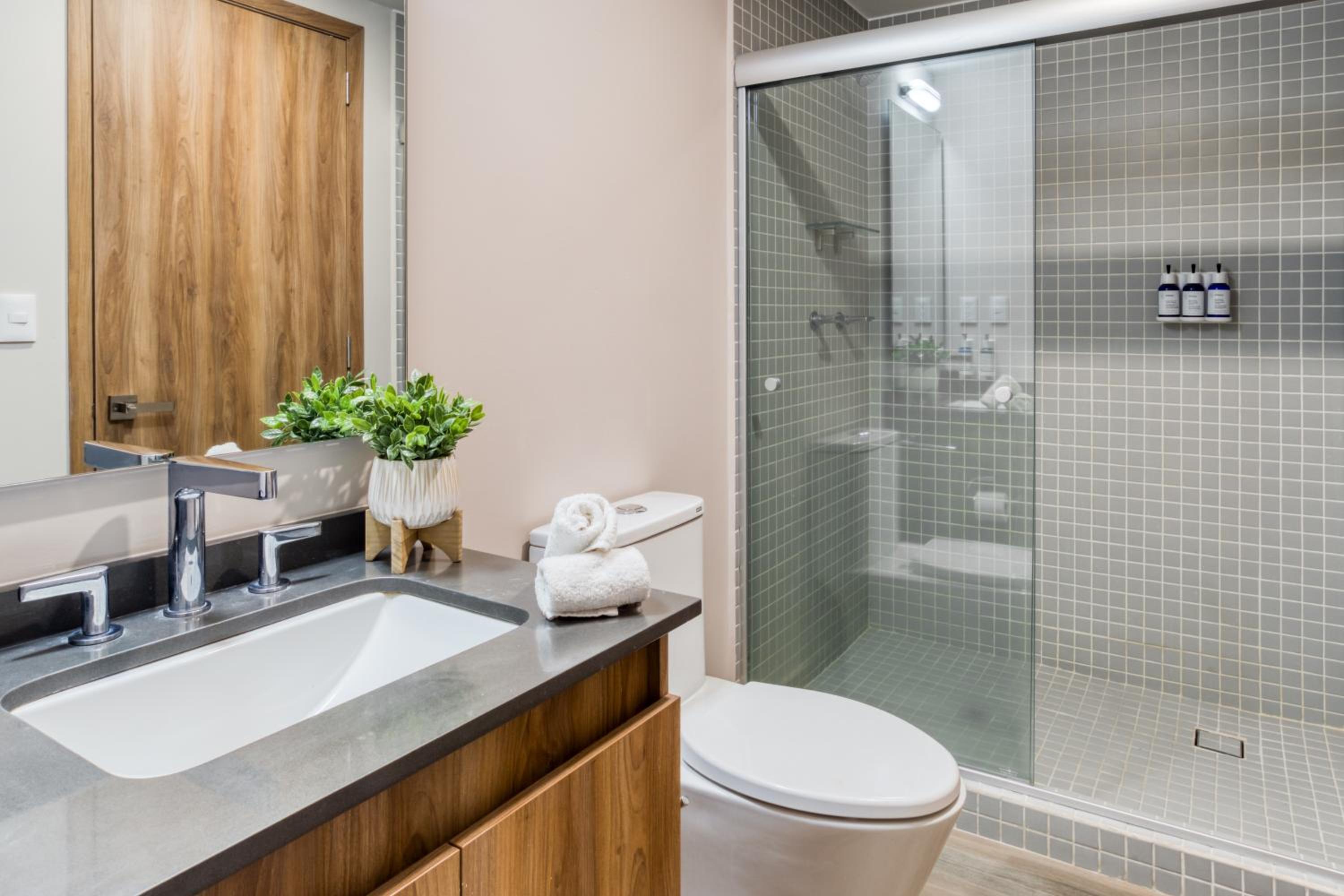 Premium Two-Bedroom Apartment - Photo 2