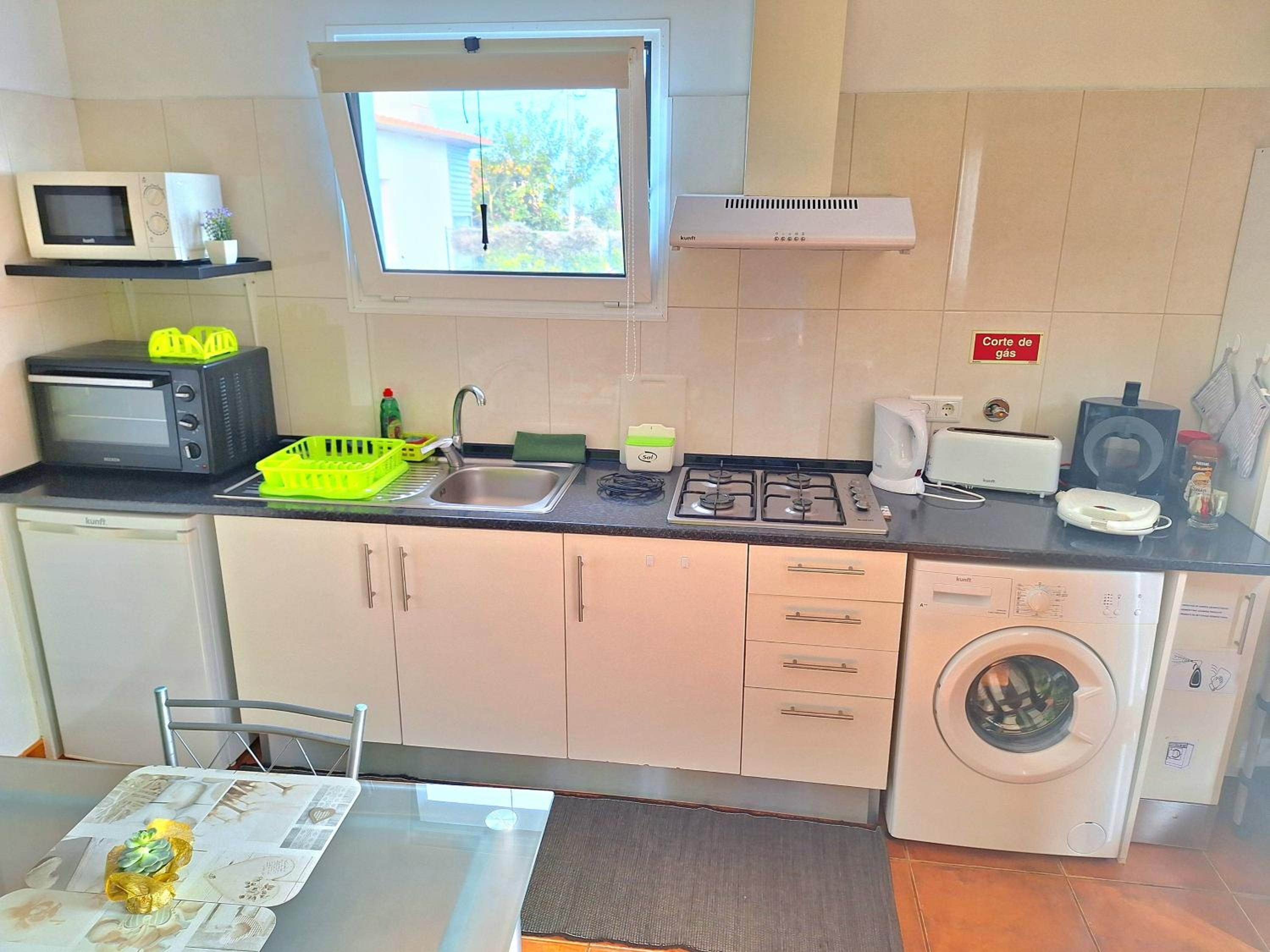 Studio Apartment - Photo 37