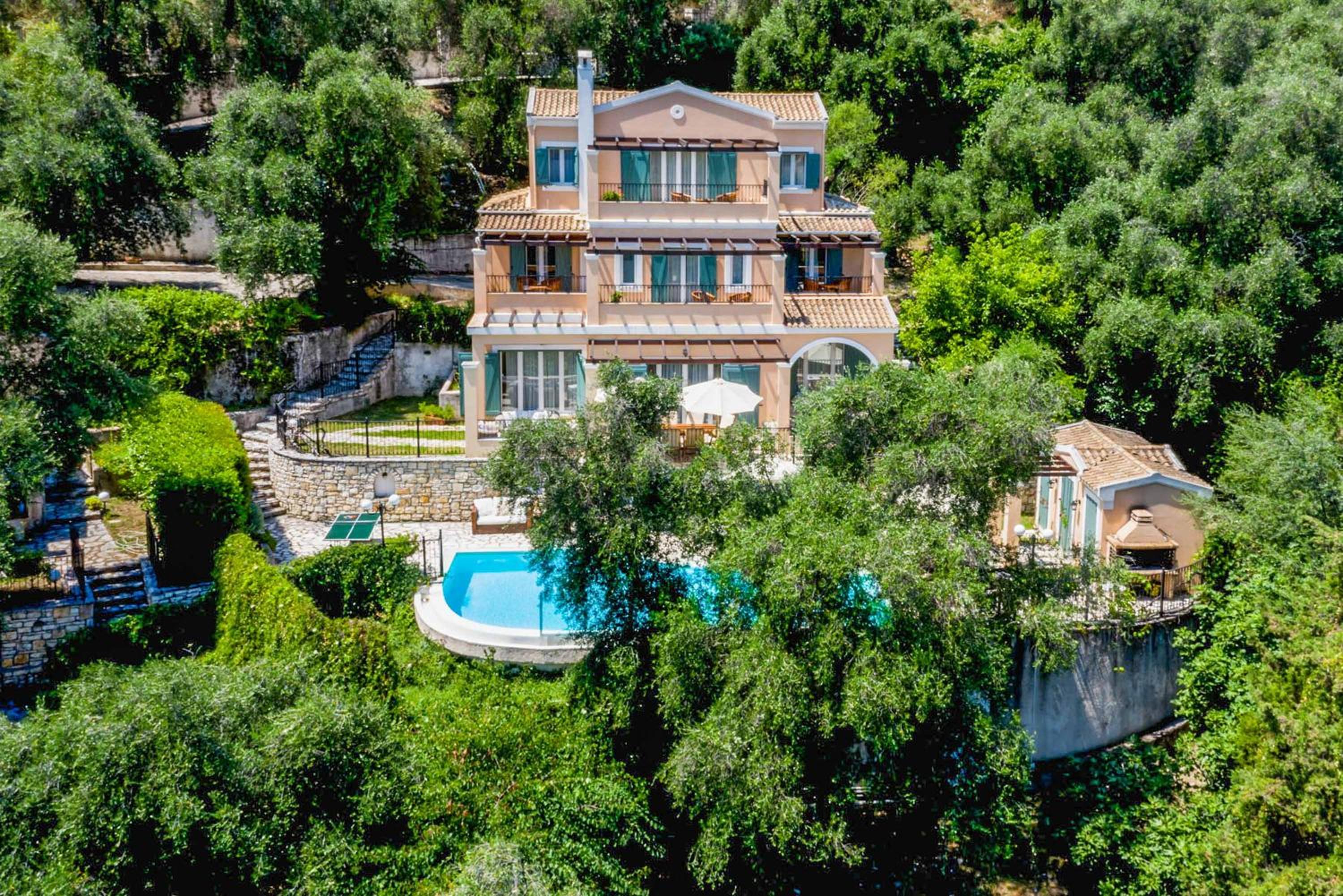 Villa photo 3