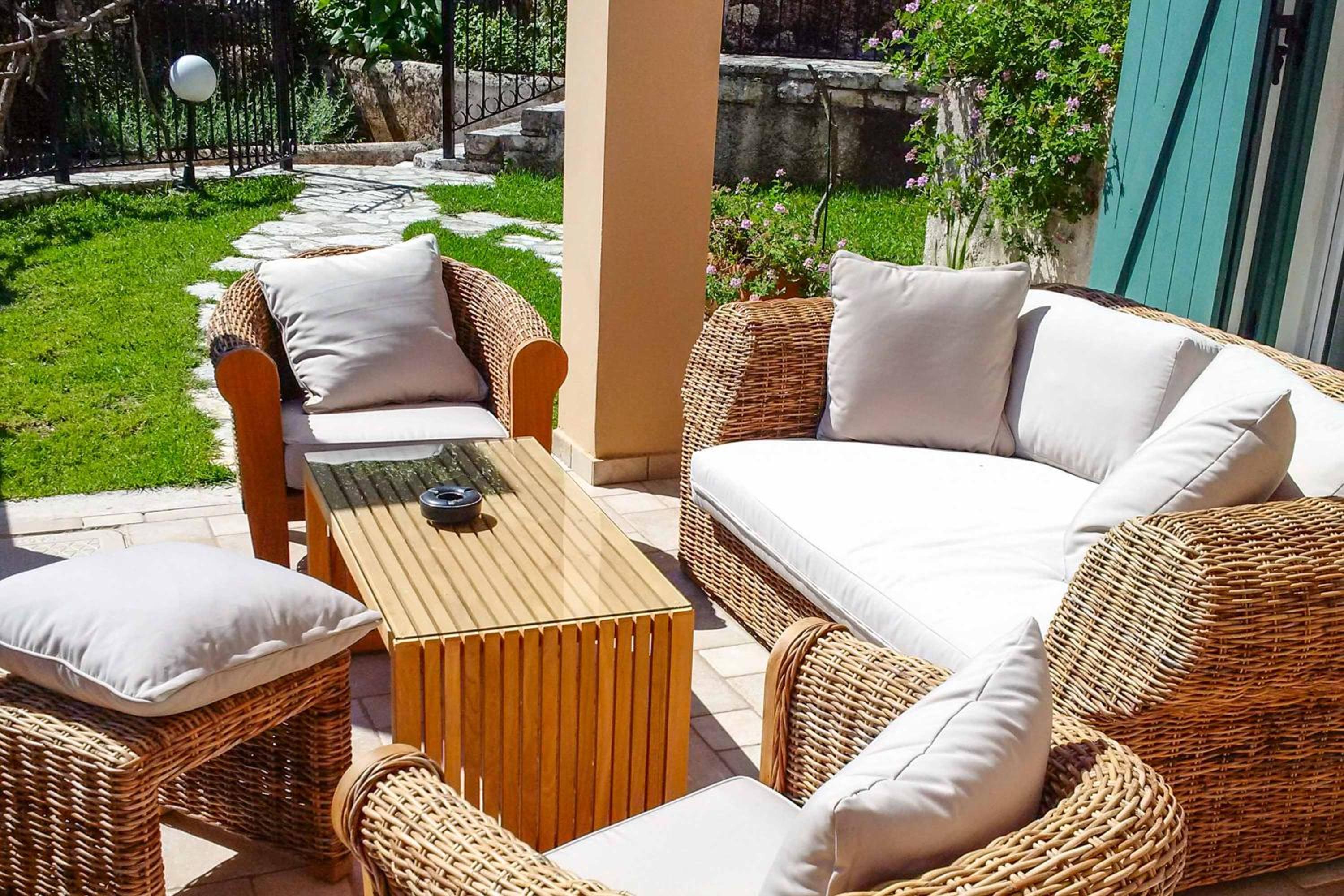 Villa photo 2