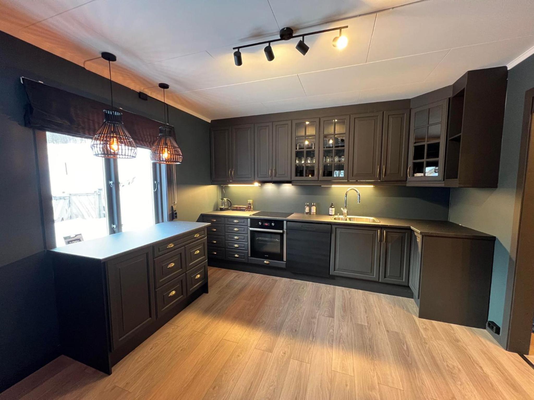 Three-Bedroom Villa - Photo 8