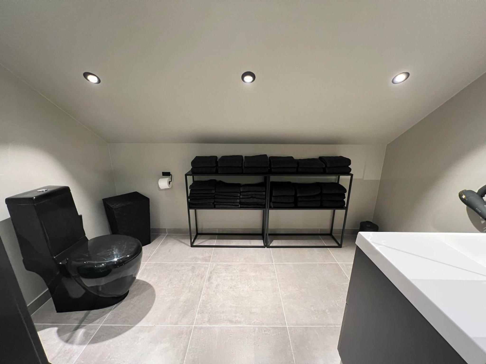 Three-Bedroom Villa - Photo 11