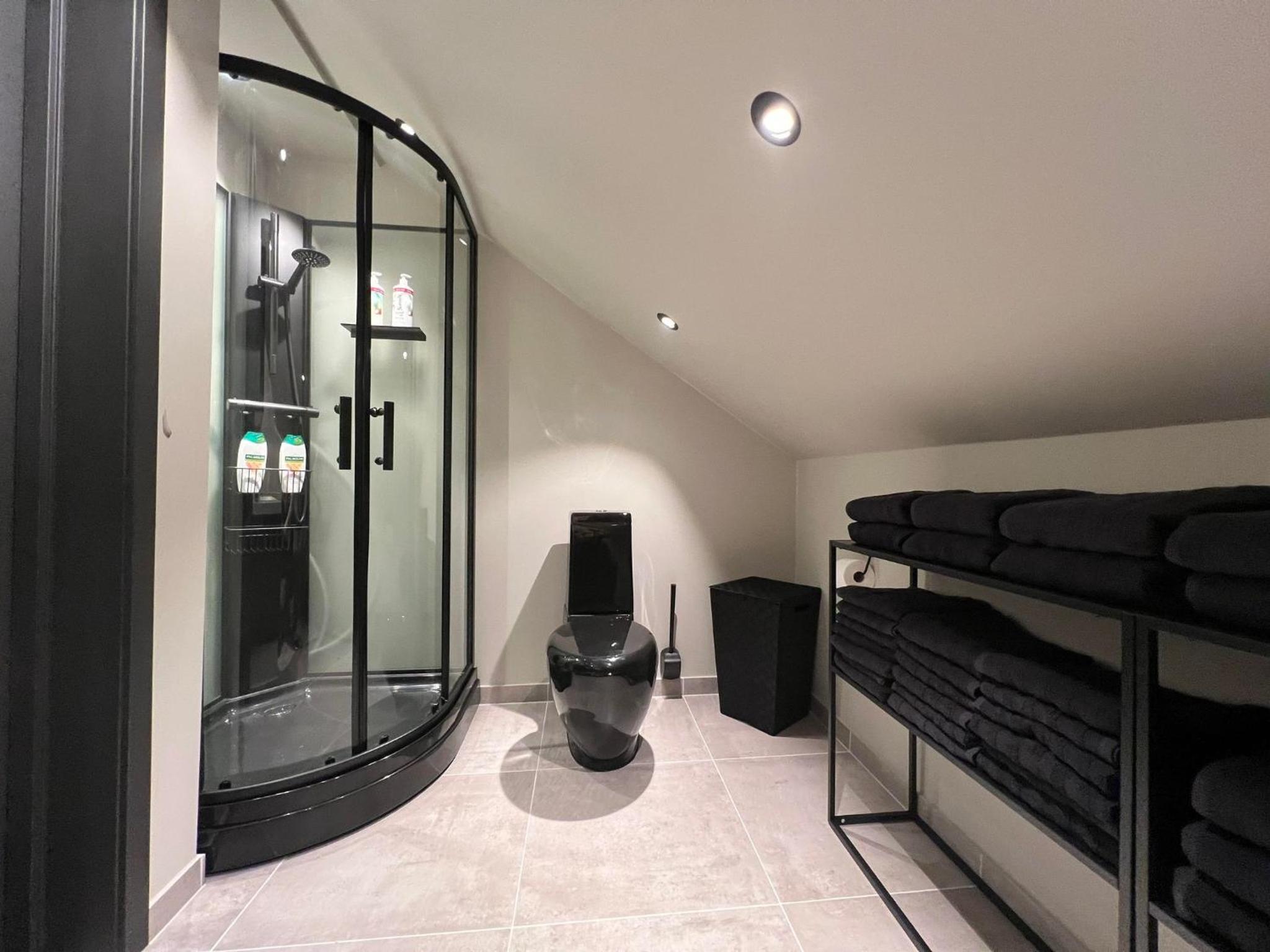 Three-Bedroom Villa - Photo 22