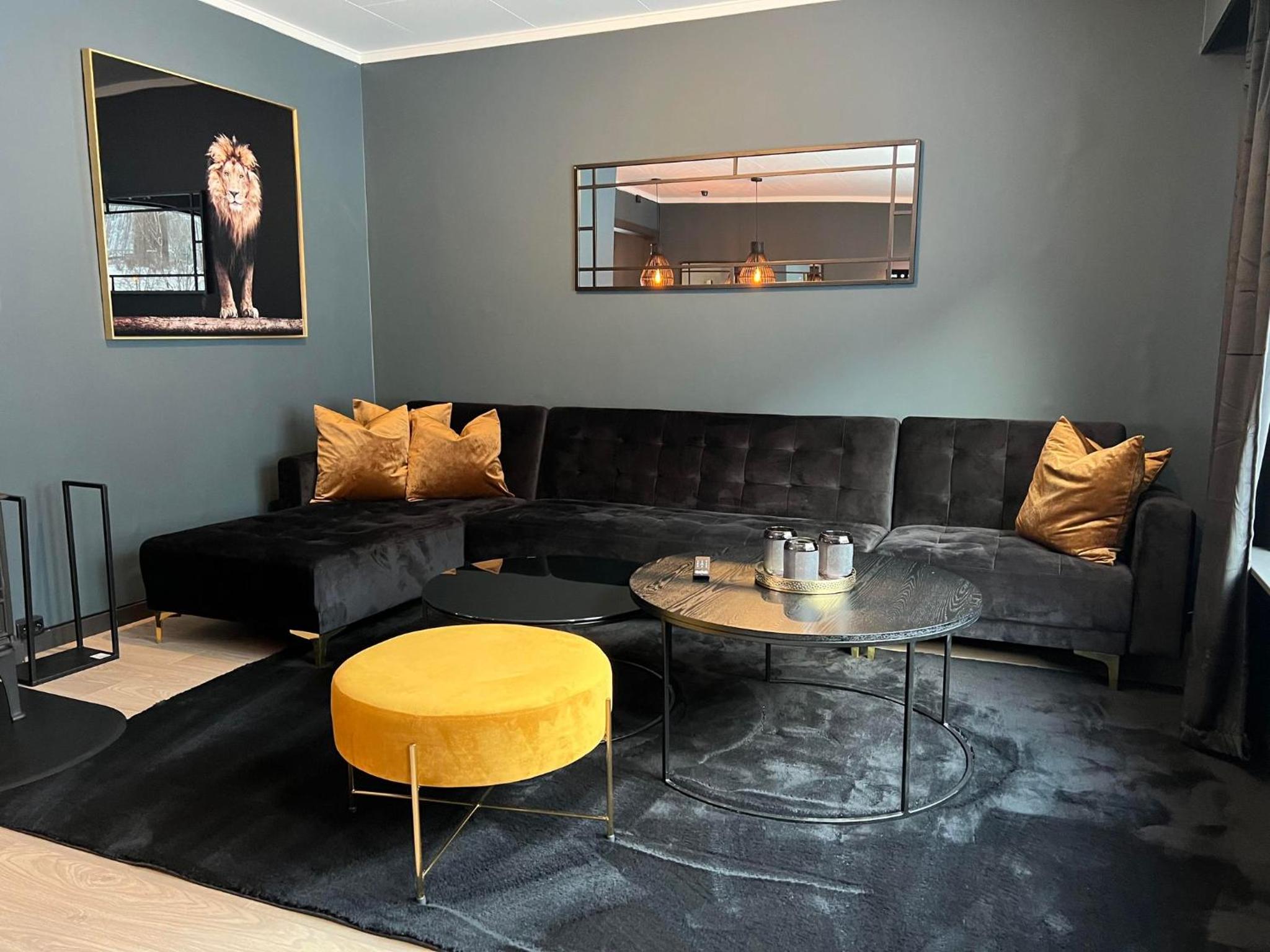 Three-Bedroom Villa - Photo 23