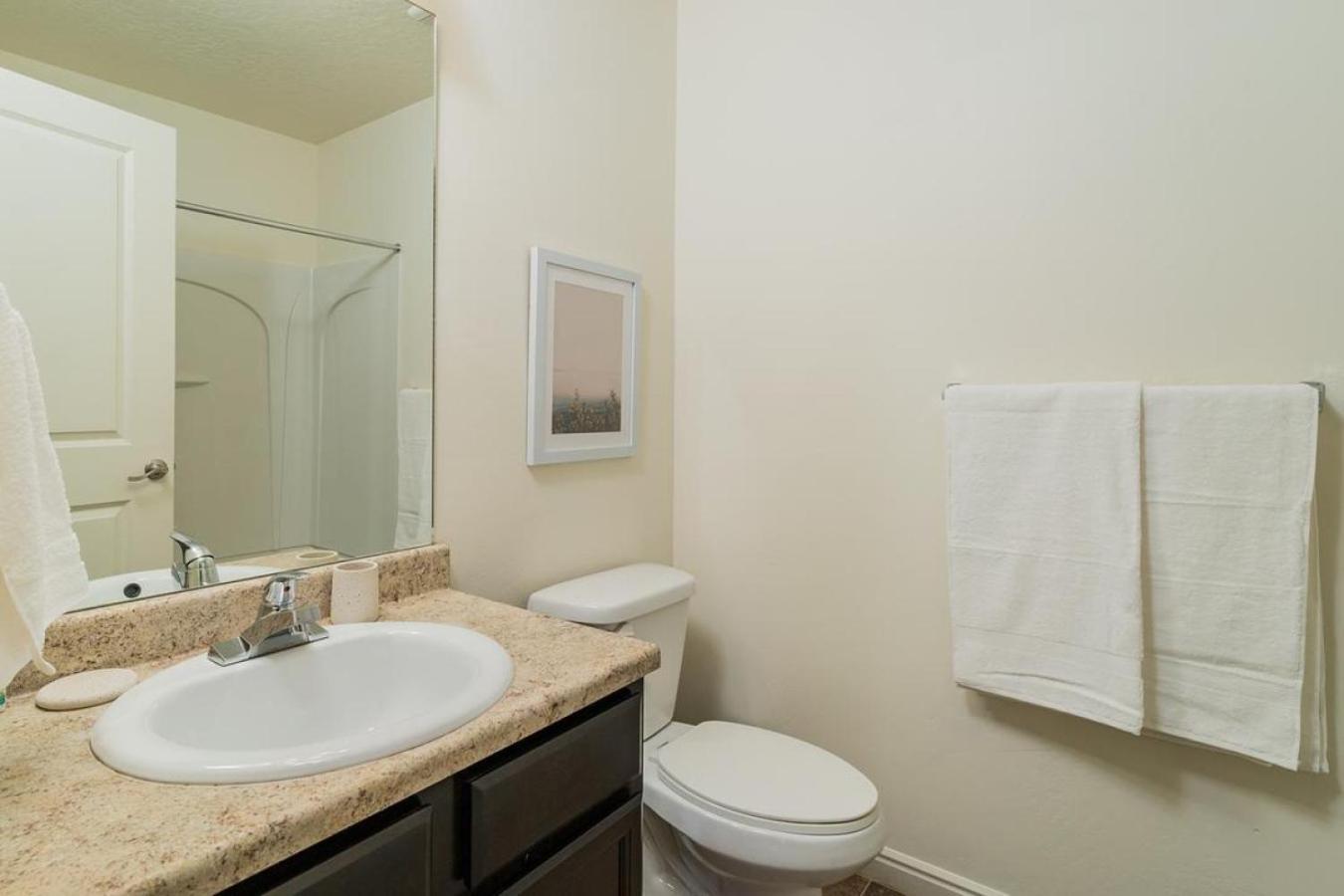 Apartment photo 2