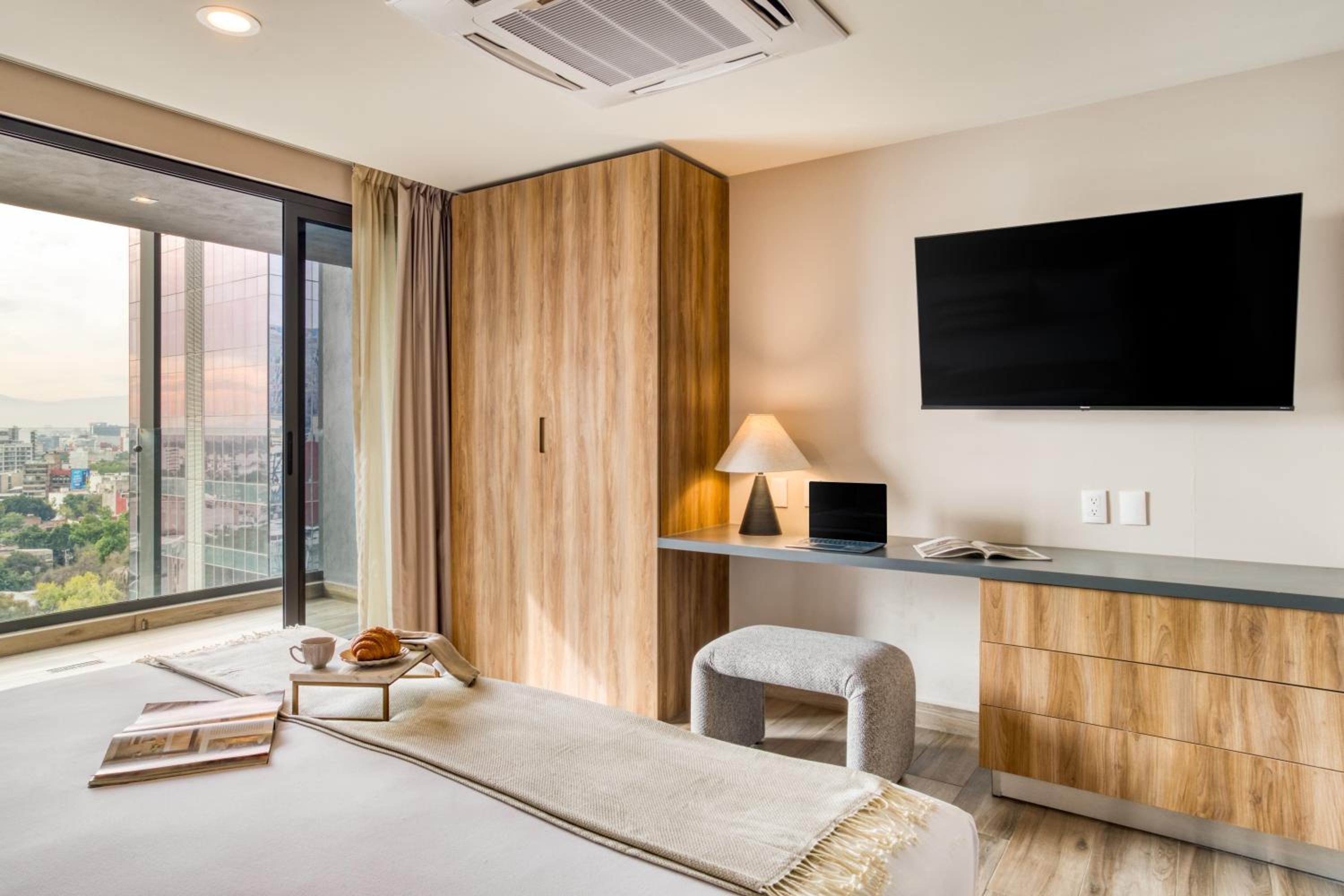 Two-Bedroom Apartment with Balcony - Photo 2