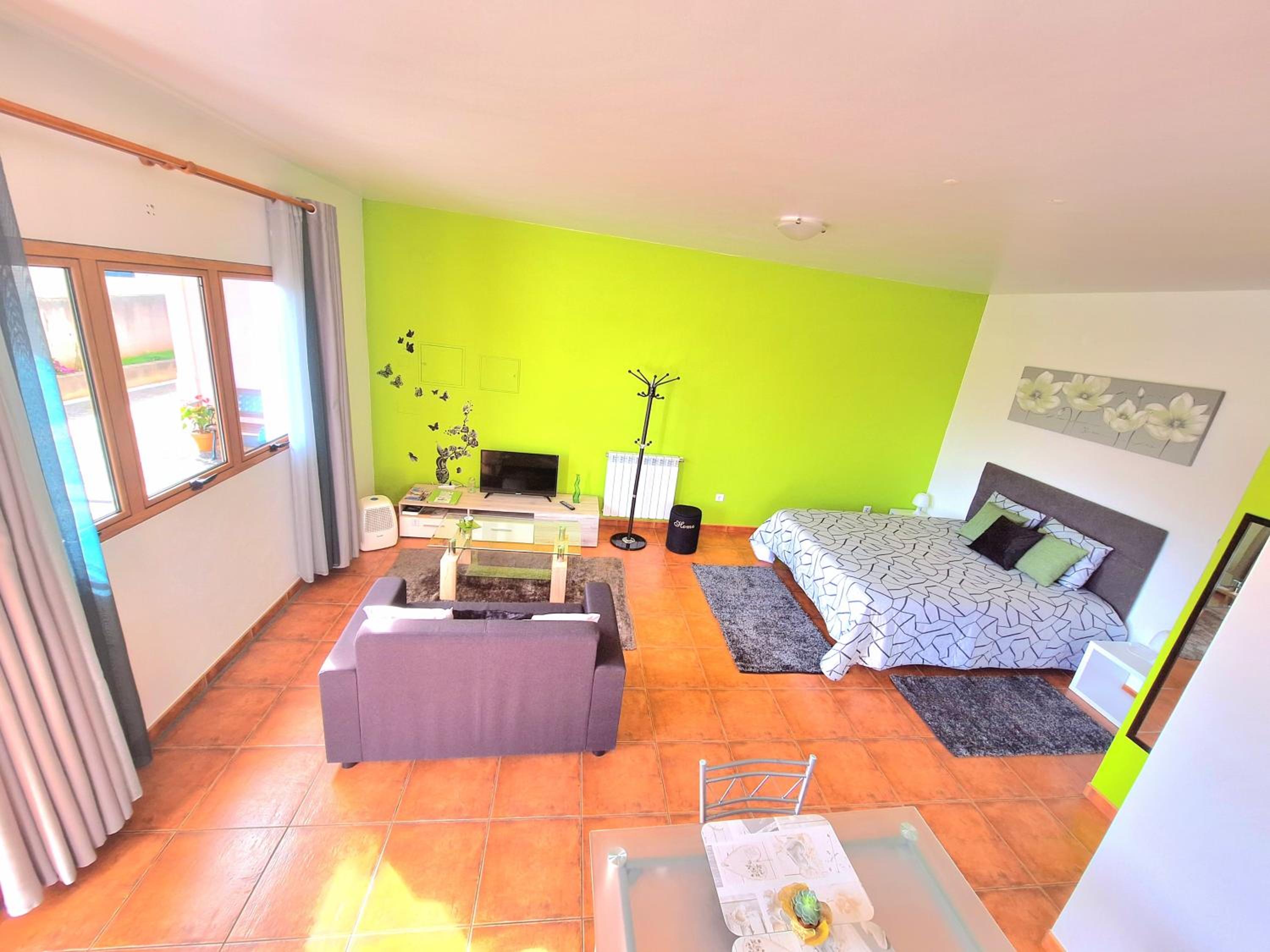 Studio Apartment - Photo 16