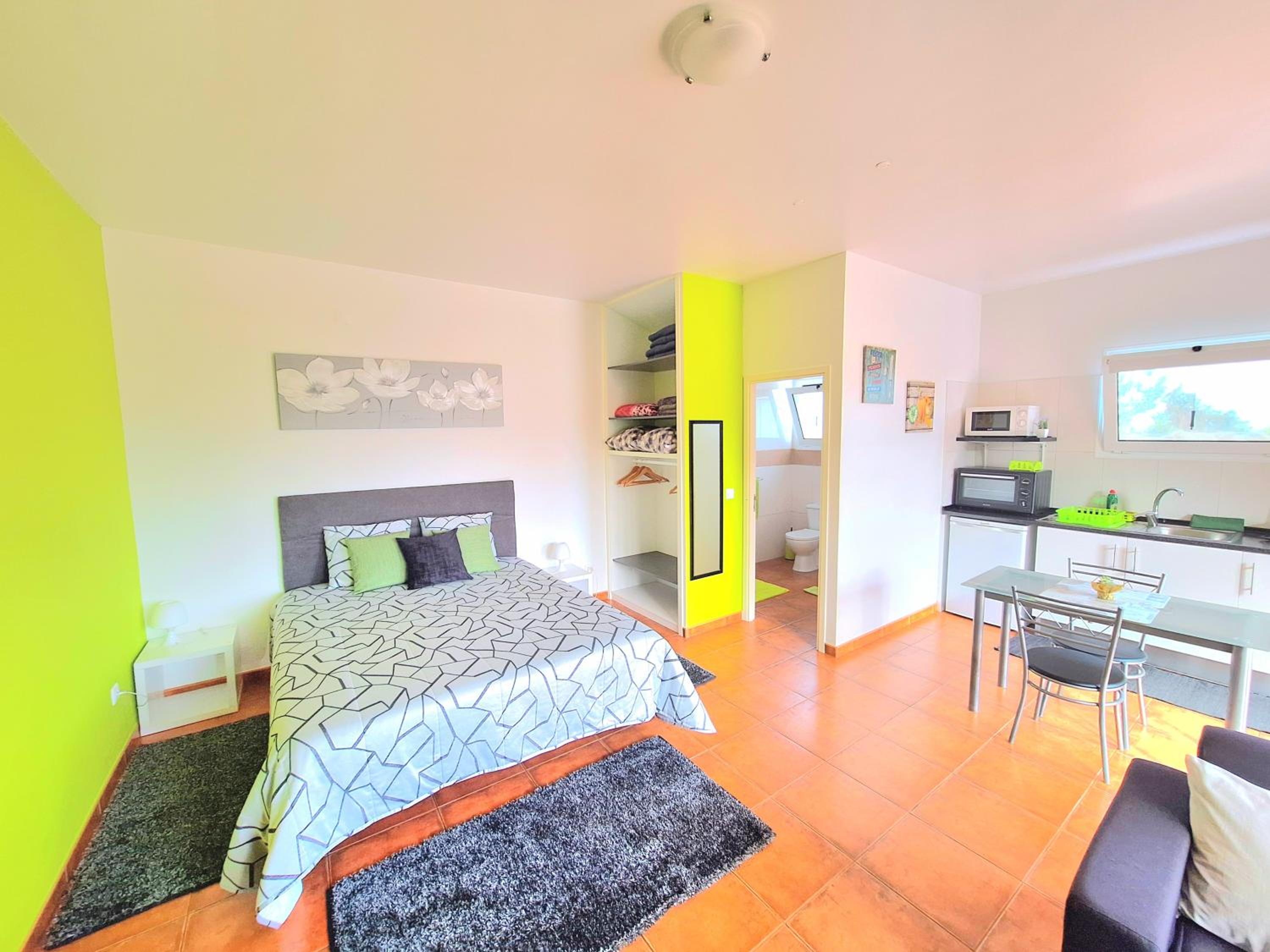 Studio Apartment - Photo 20