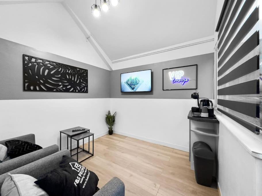 Studio Apartment photo 3