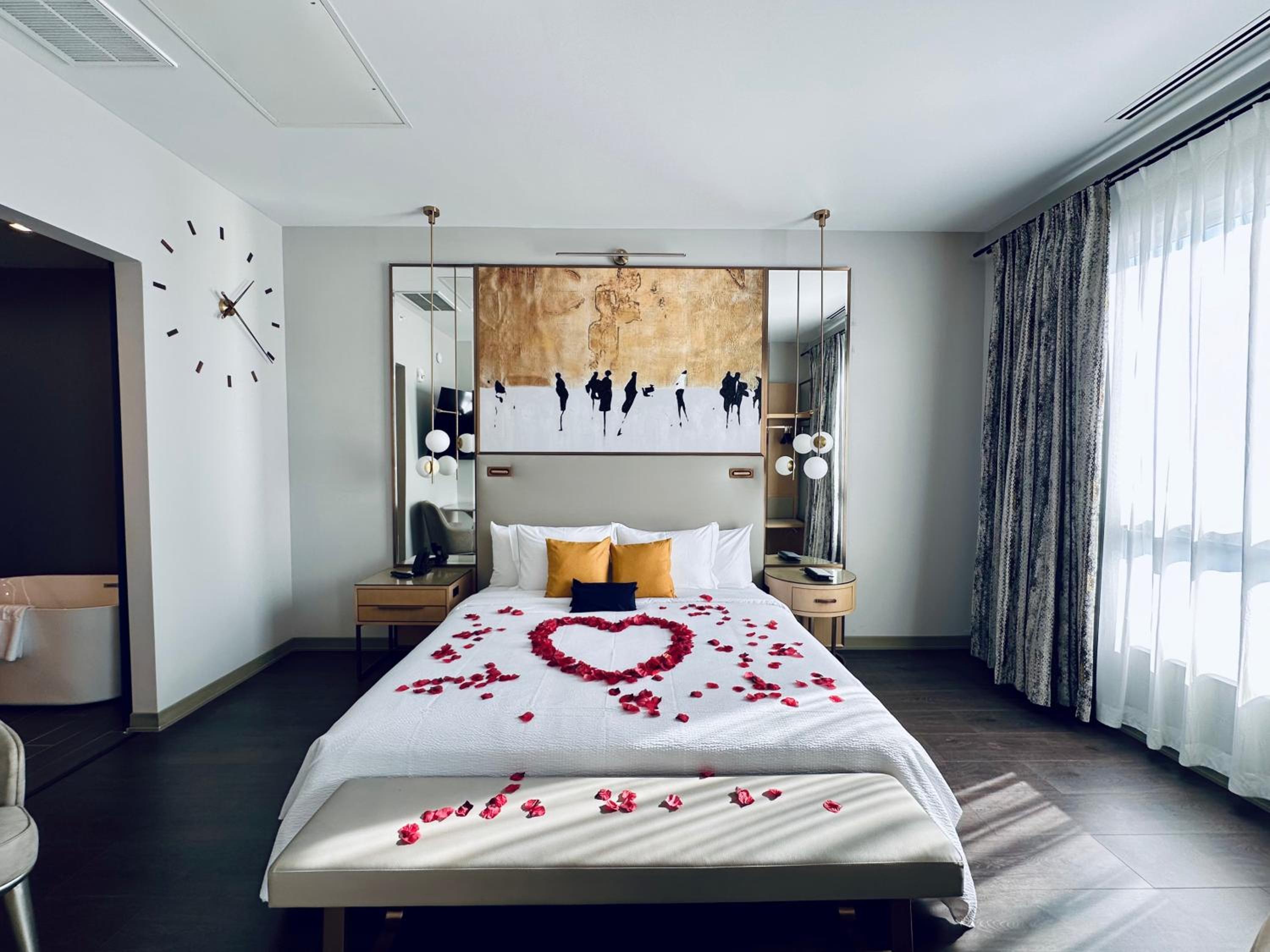 King Room with Spa Bath