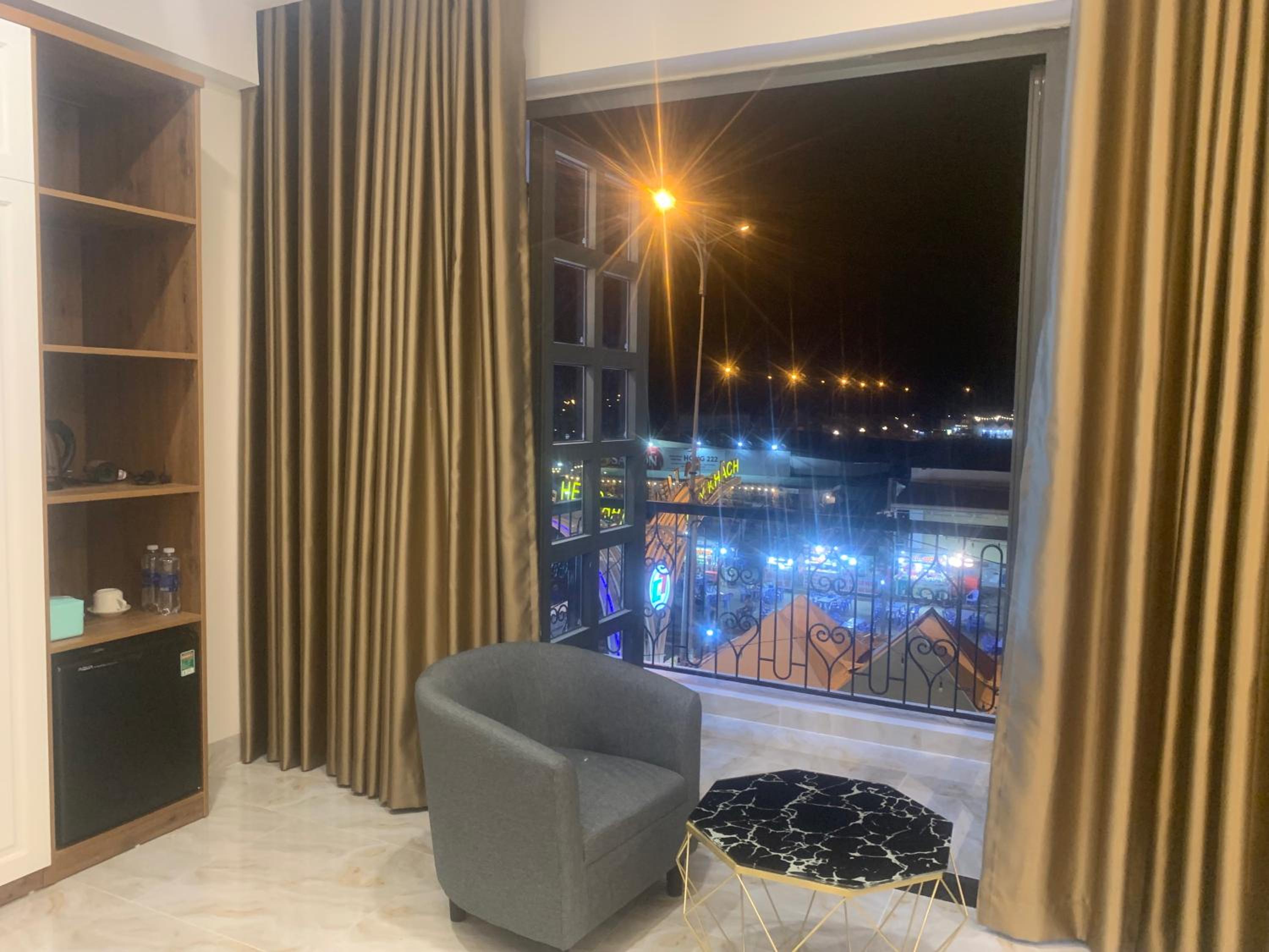 Double Room with Balcony and Sea View - Photo 1