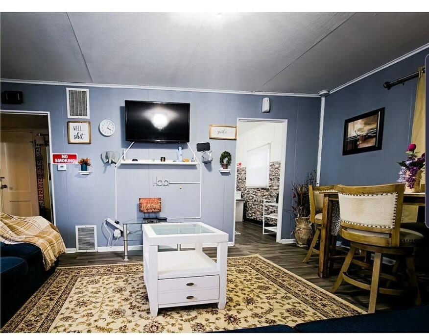 Two-Bedroom House photo 3