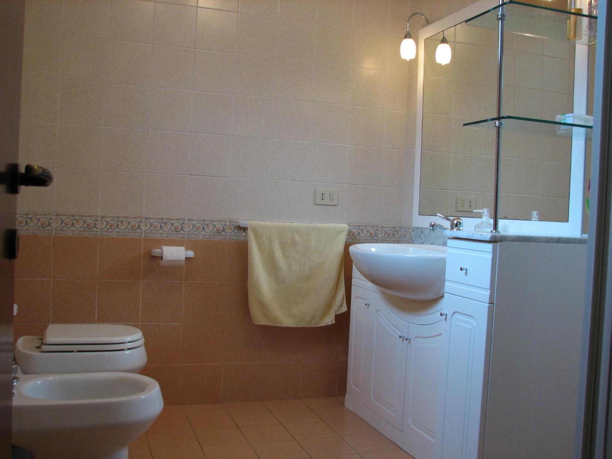 Double Room Private External Bathroom (different floor) photo 3