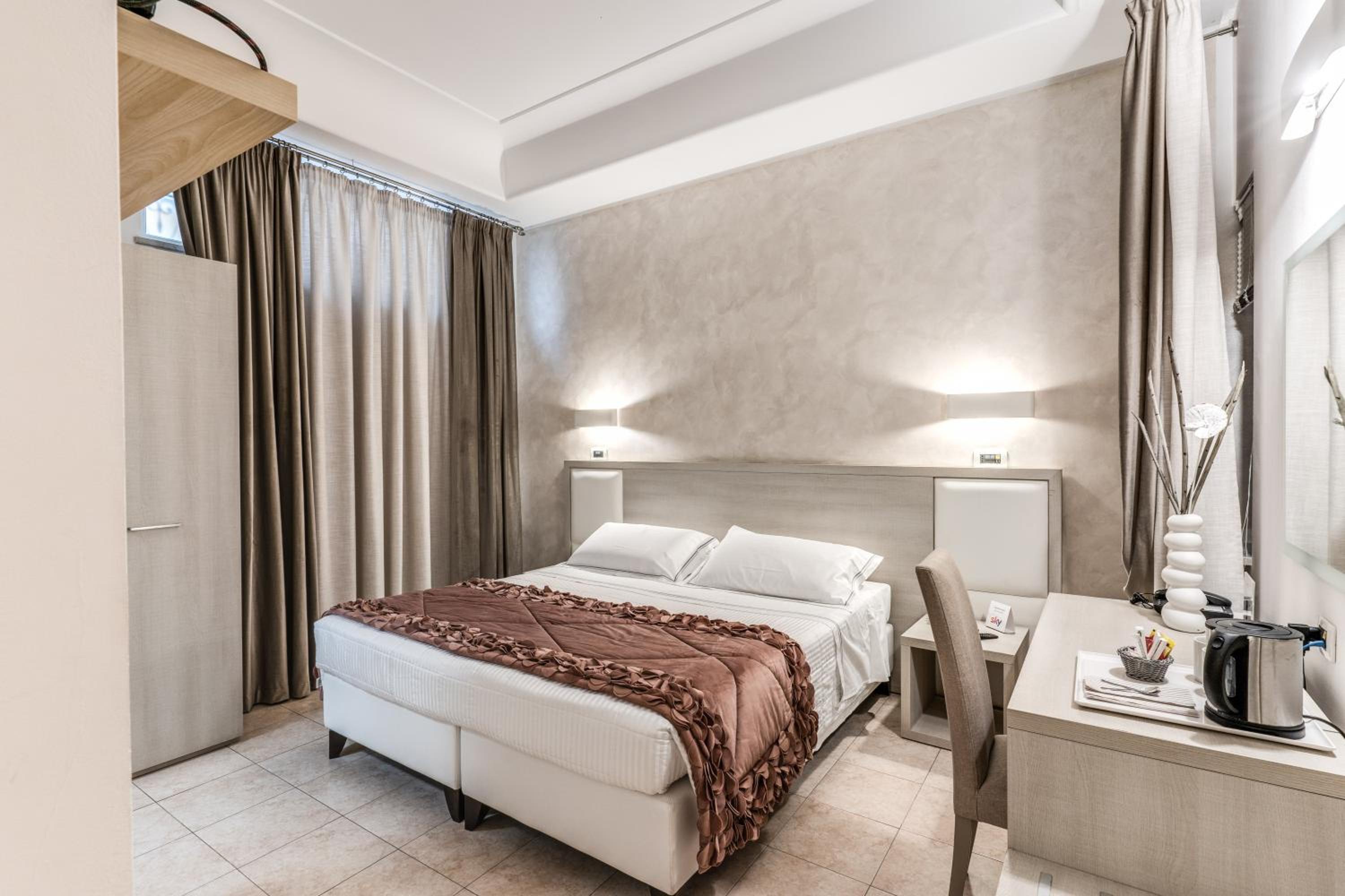 Double Room - Photo 1