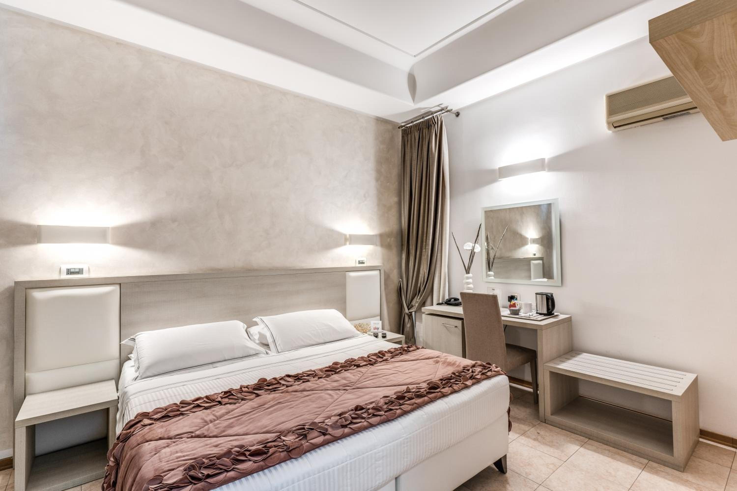 Double Room - Photo 3