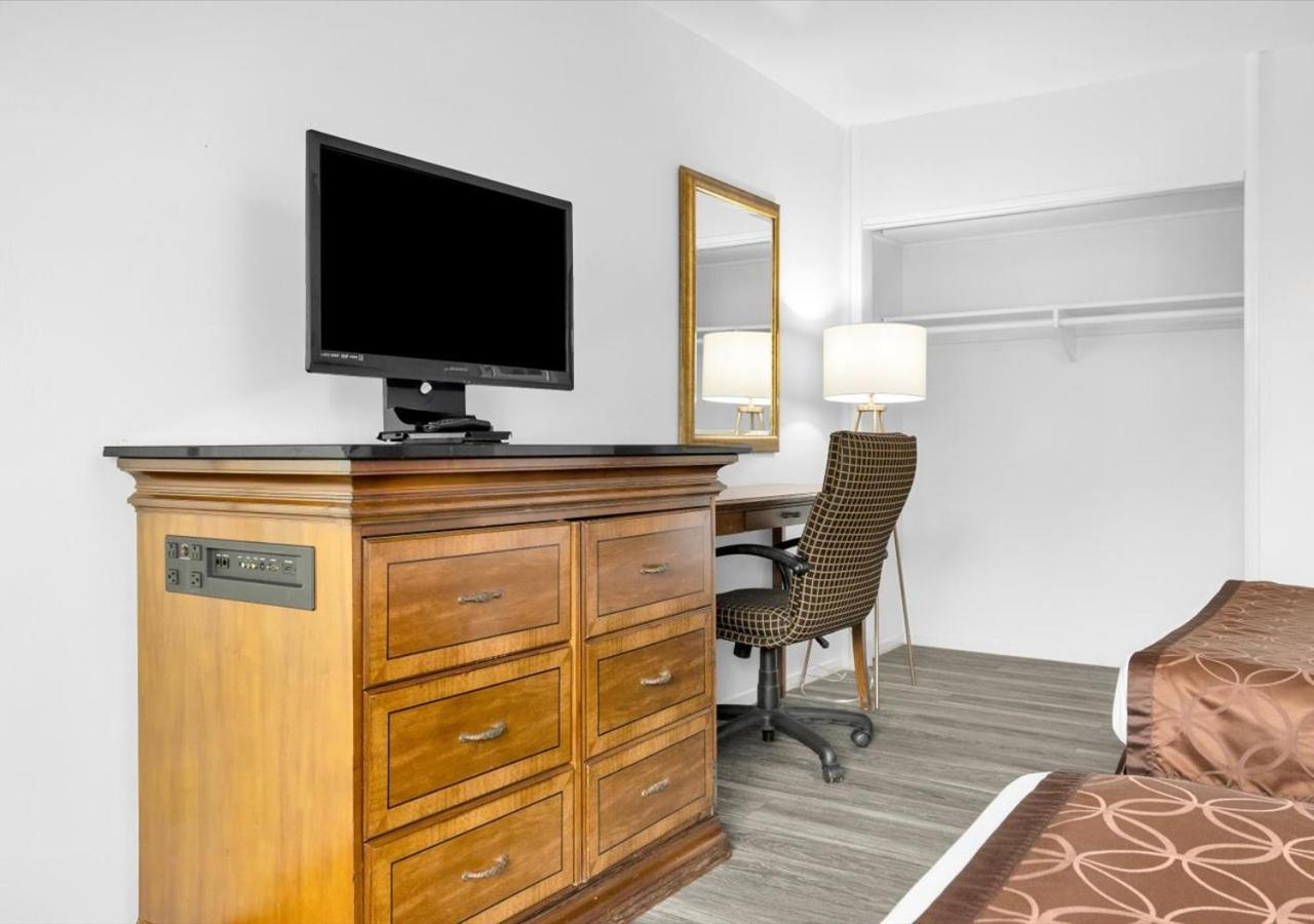 King Room with Two King Beds - Non-Smoking