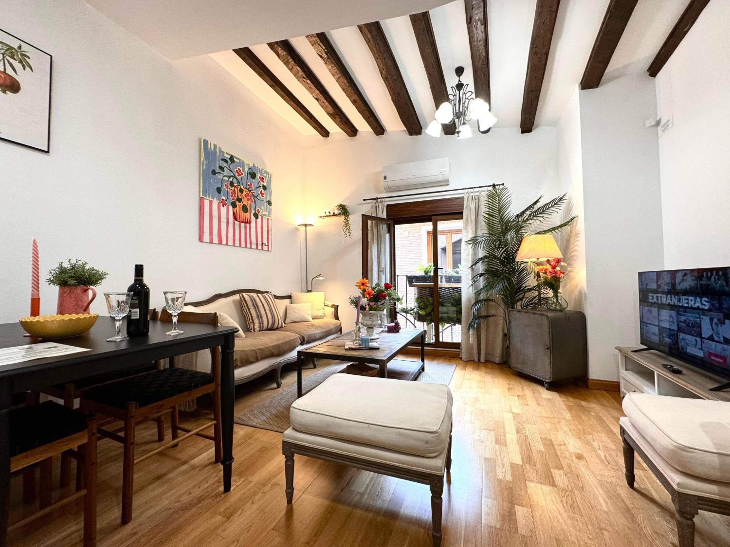 One-Bedroom Apartment - Photo 1