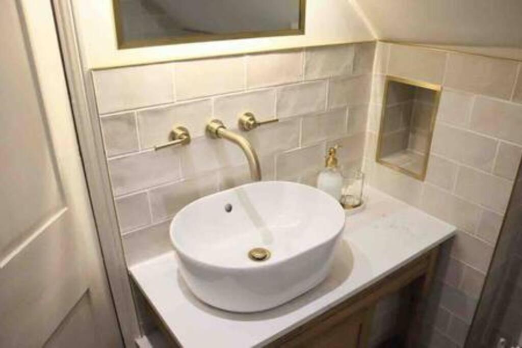 Three-Bedroom House photo 3