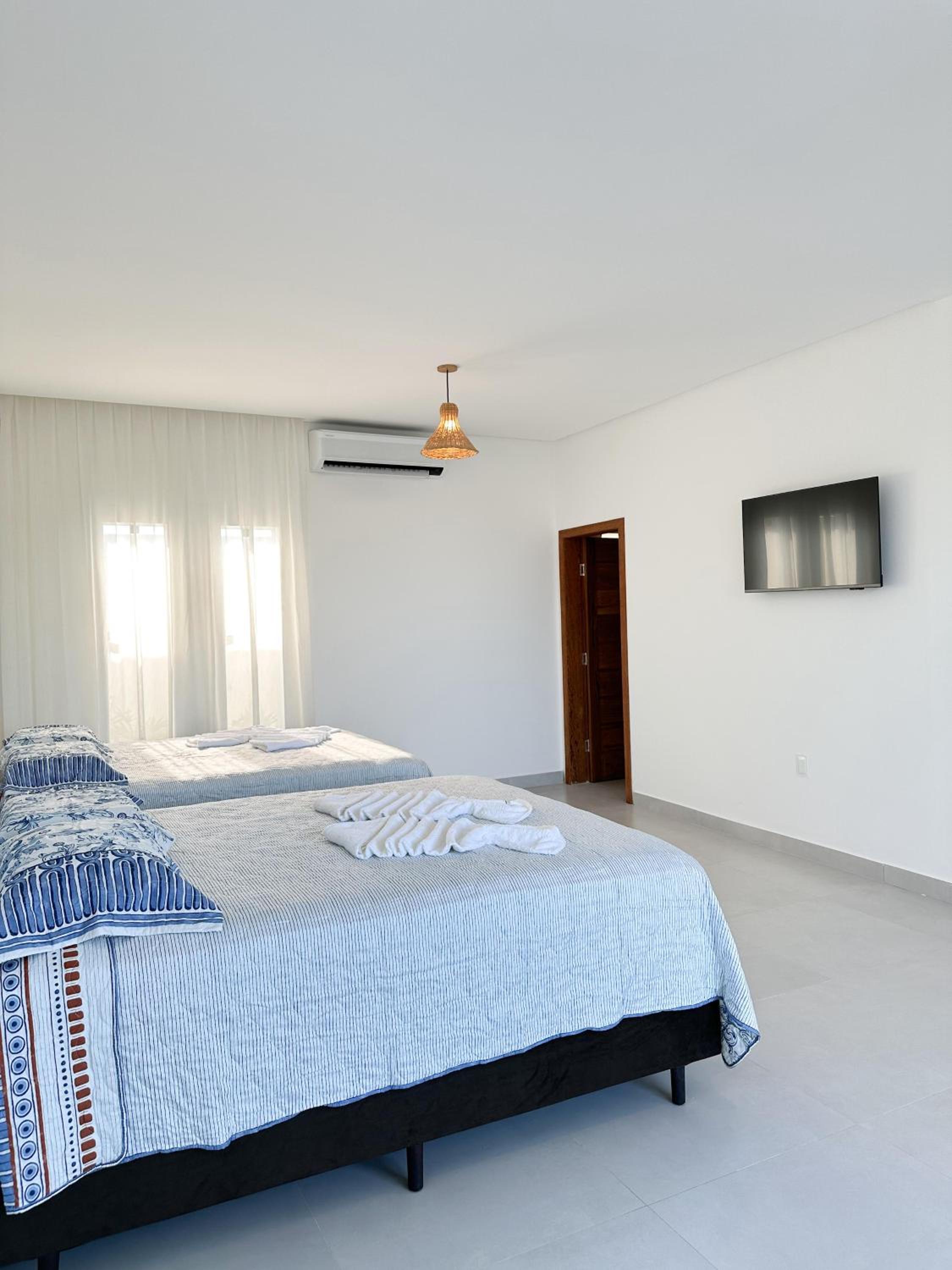 Queen Suite with Pool View