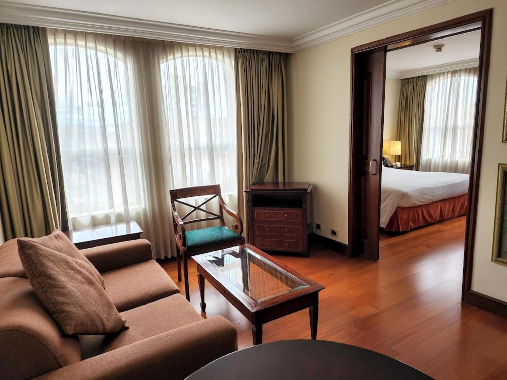 Deluxe Junior Suite - Photo 4