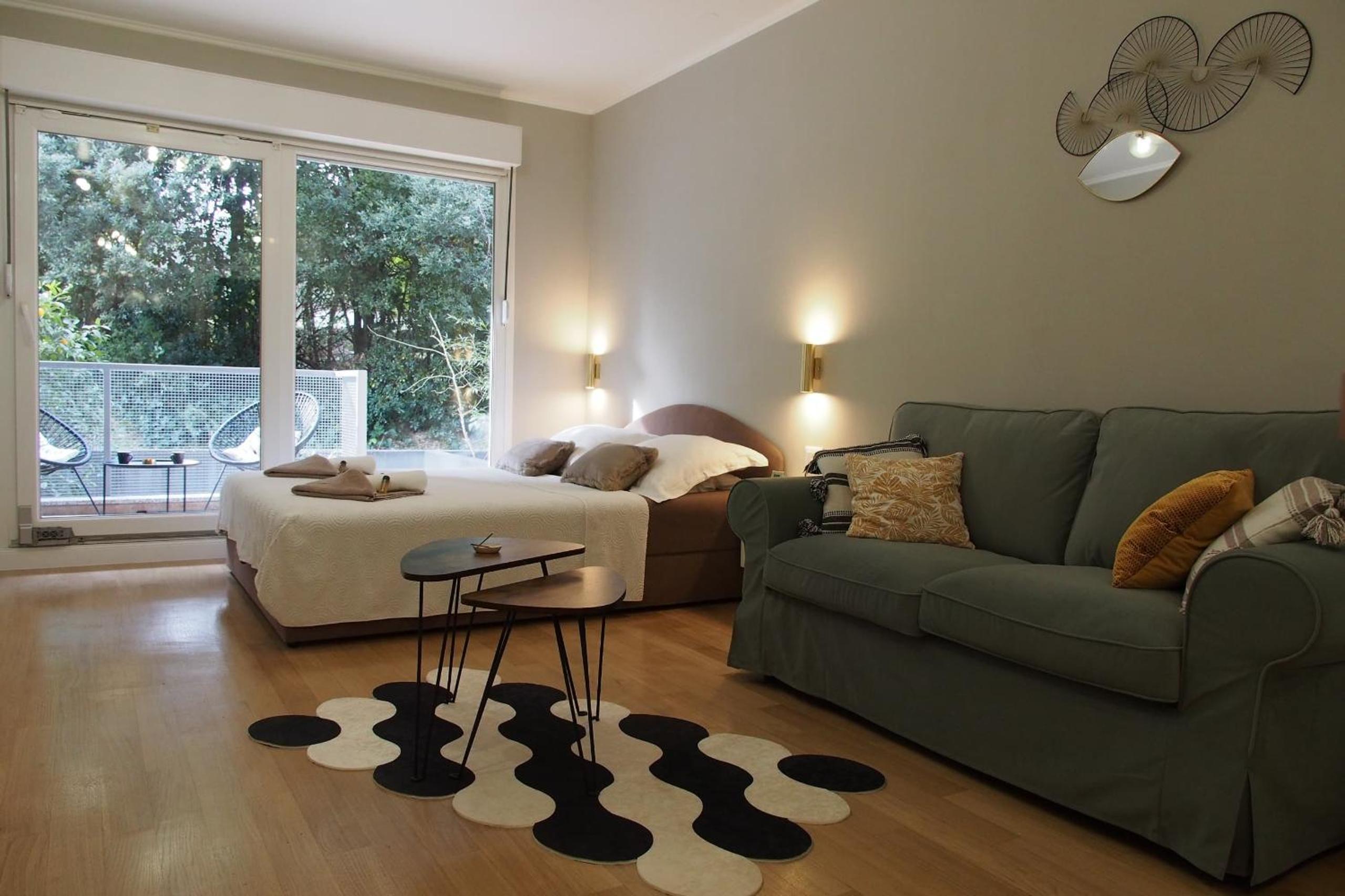 Studio with Terrace