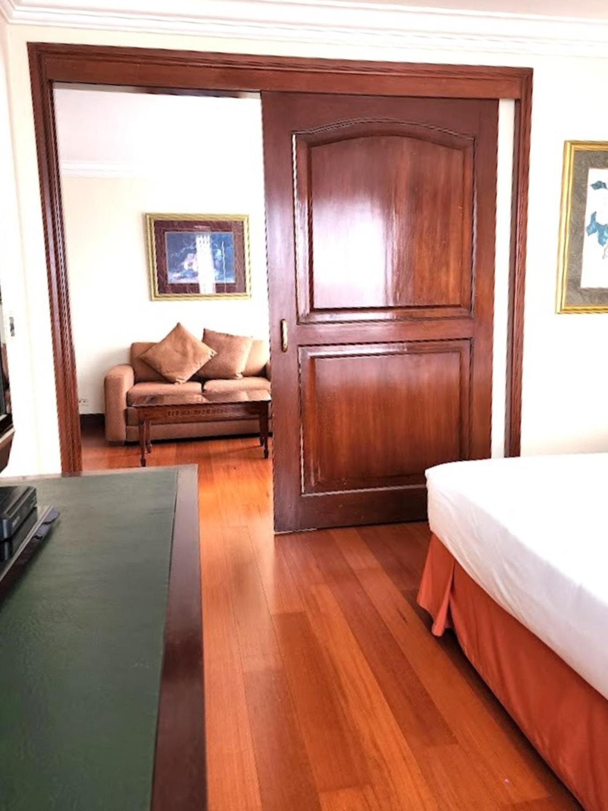 Deluxe Junior Suite - Photo 5