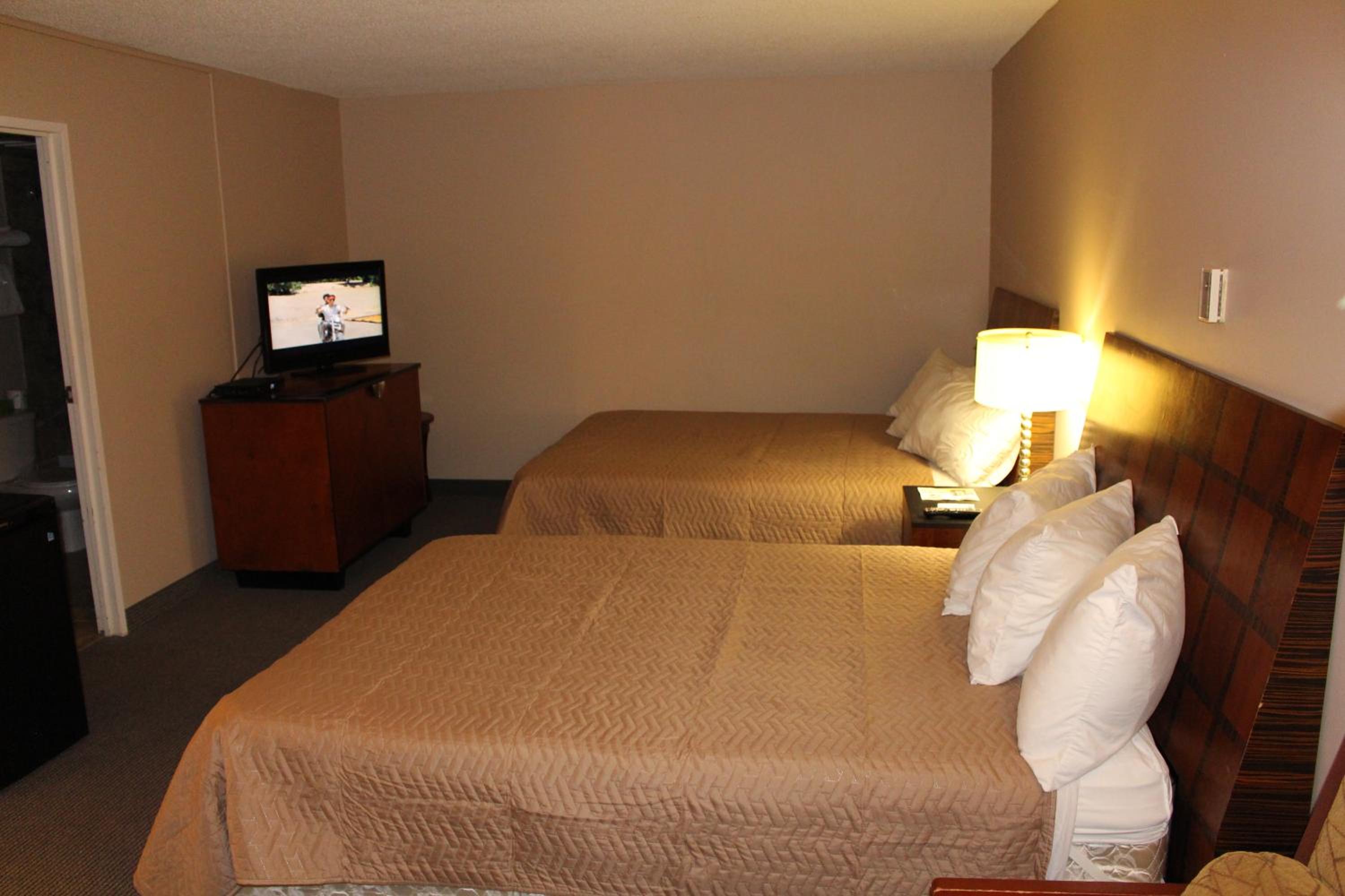 Queen Room - Disability Access - Non-Smoking photo 2