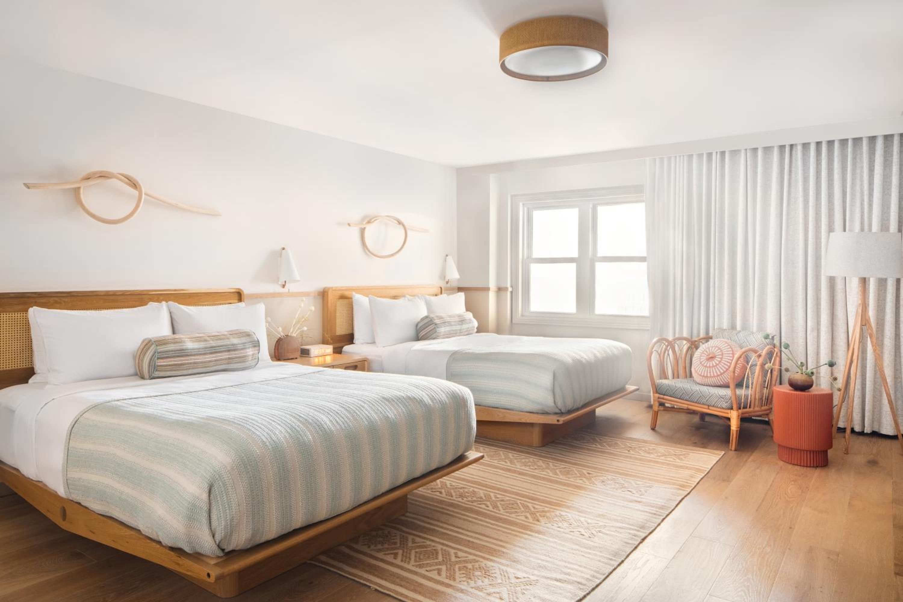 Deluxe Queen Room with Two Queen Beds photo 2
