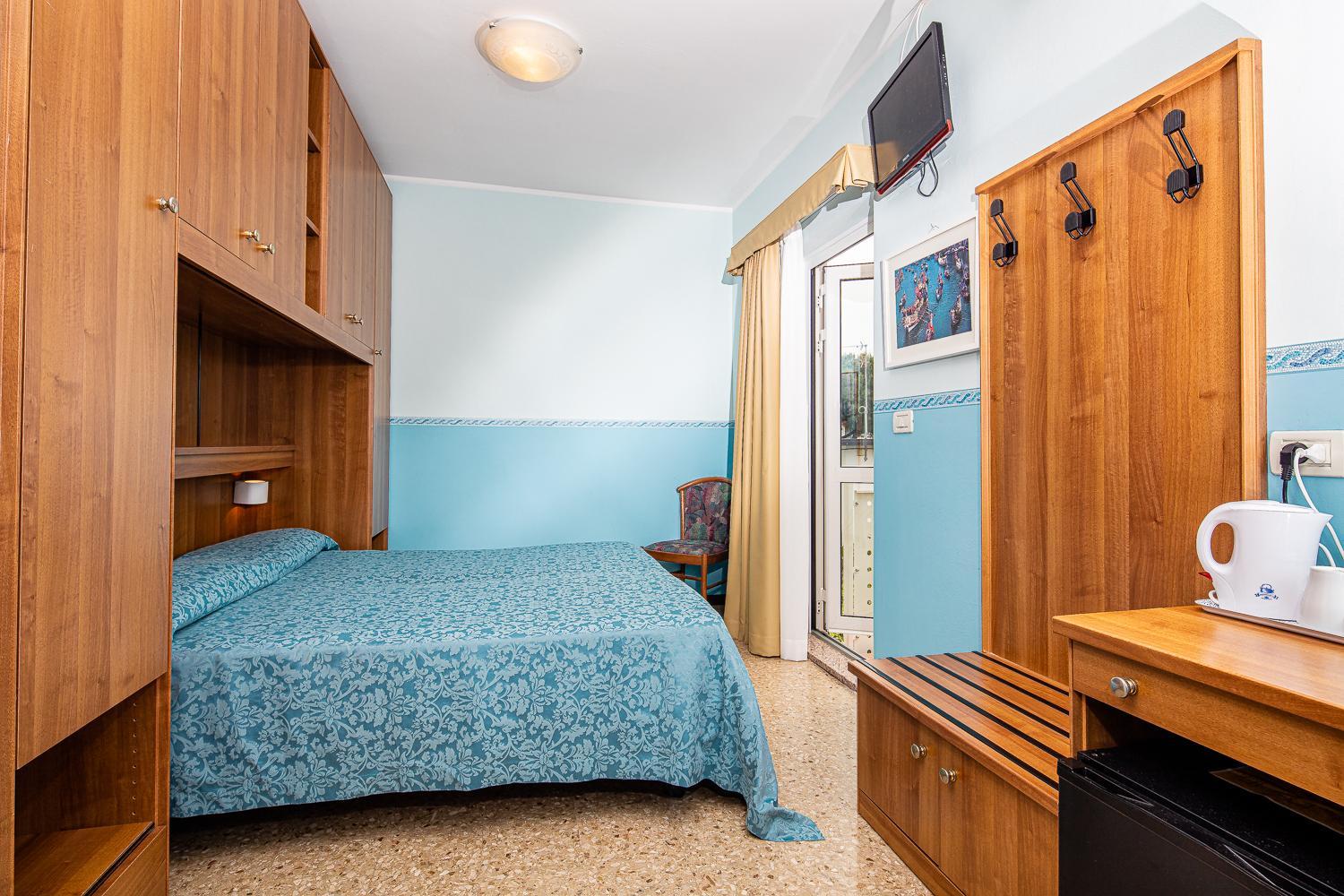 Small Double Economy Room