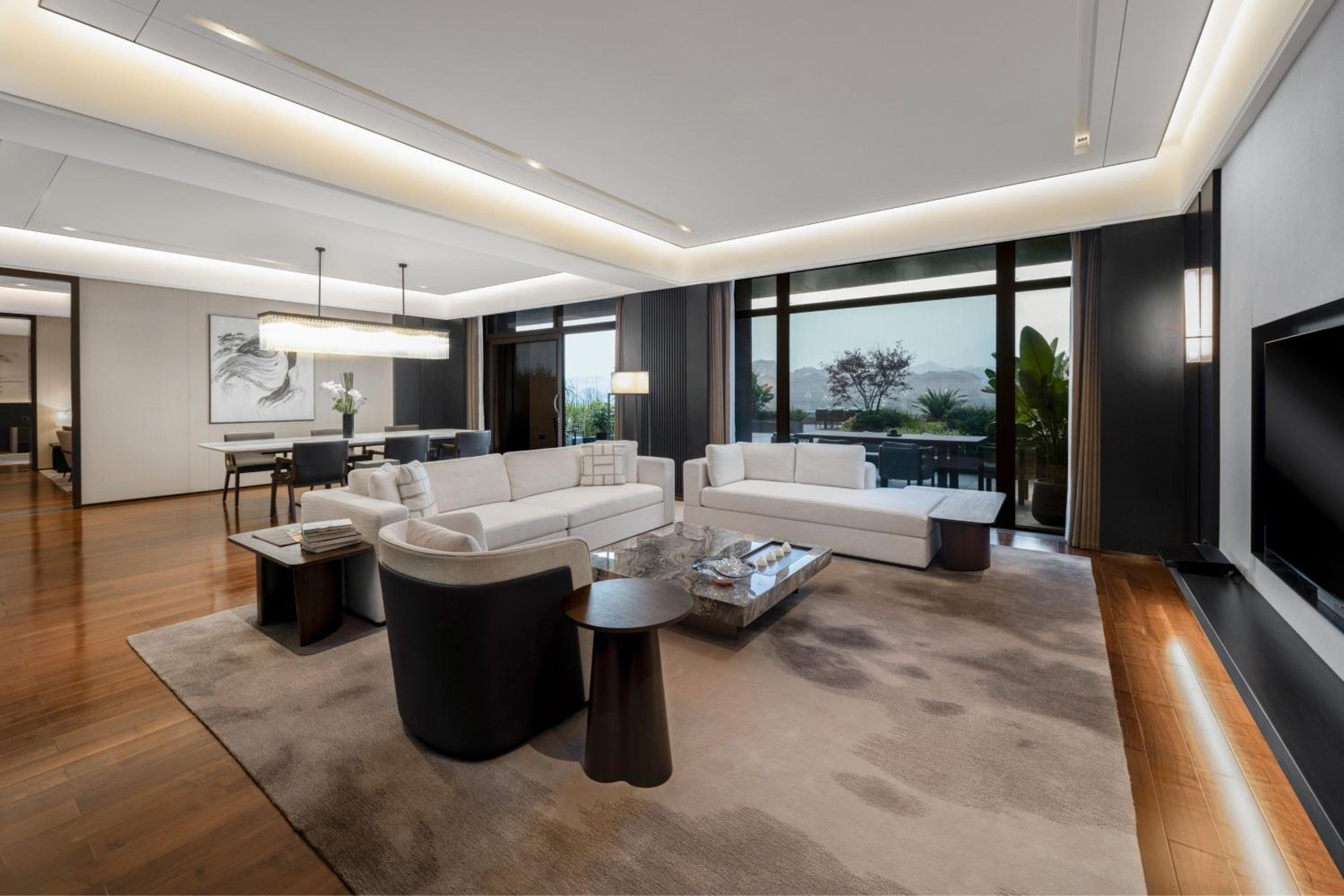One-Bedroom Presidential King Suite with Balcony - Jinding Suite photo 3