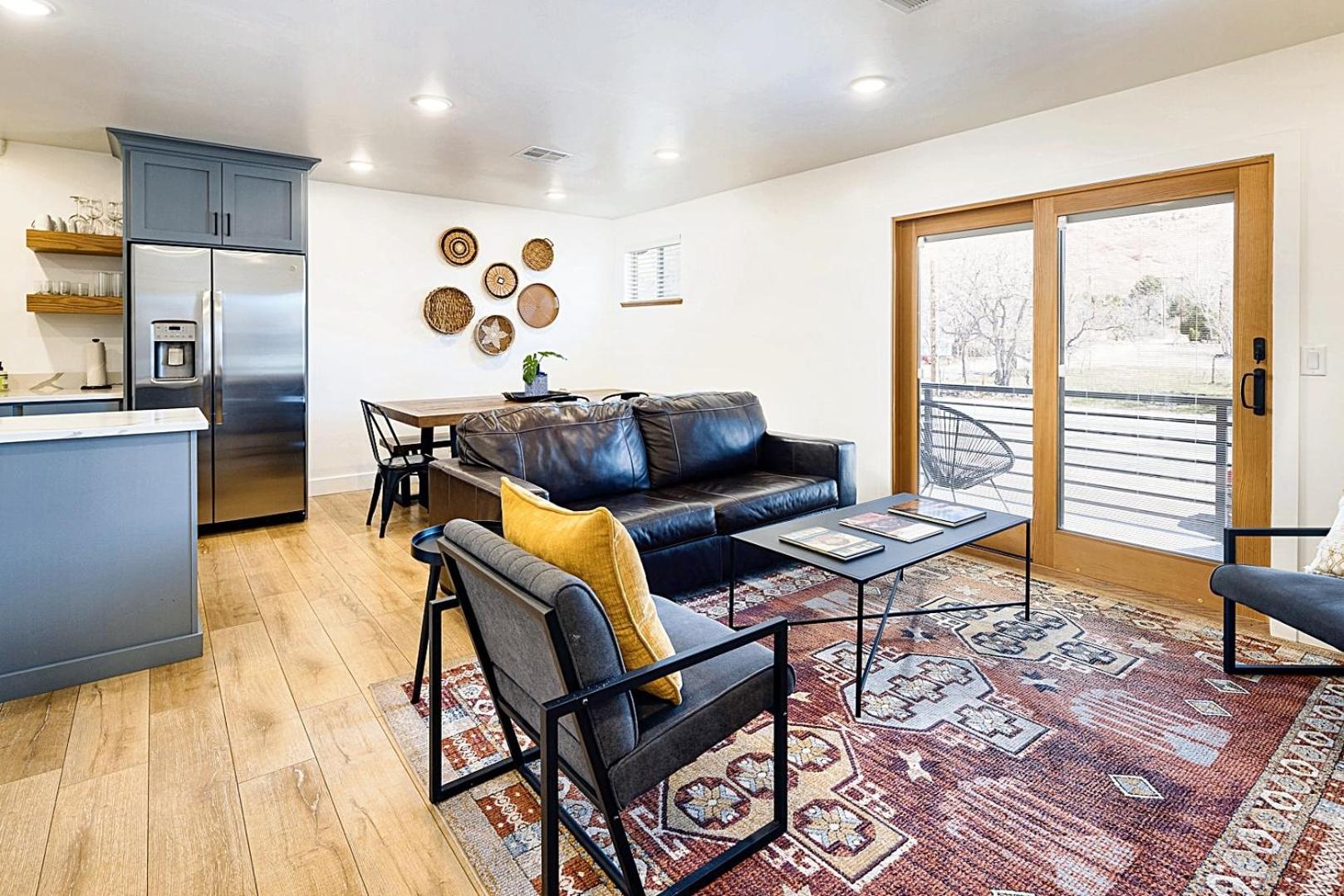 Apartment photo 1
