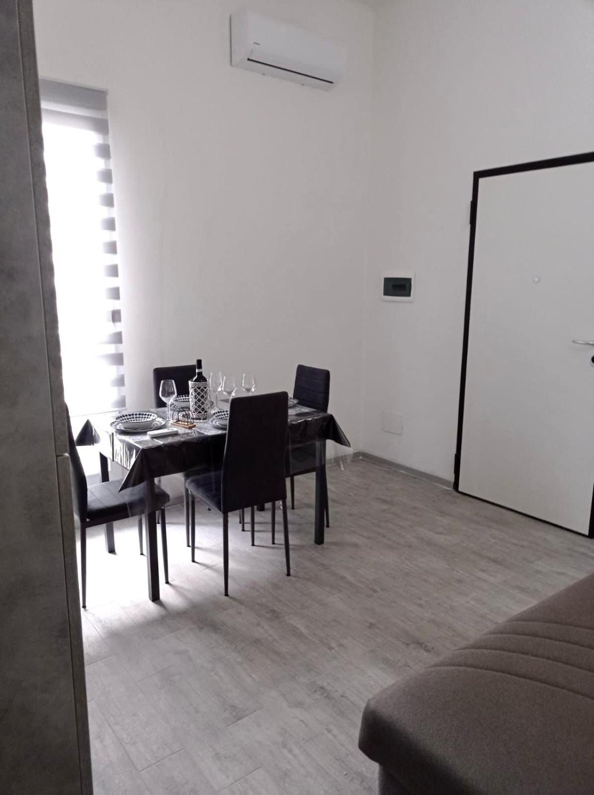 One-Bedroom House photo 2
