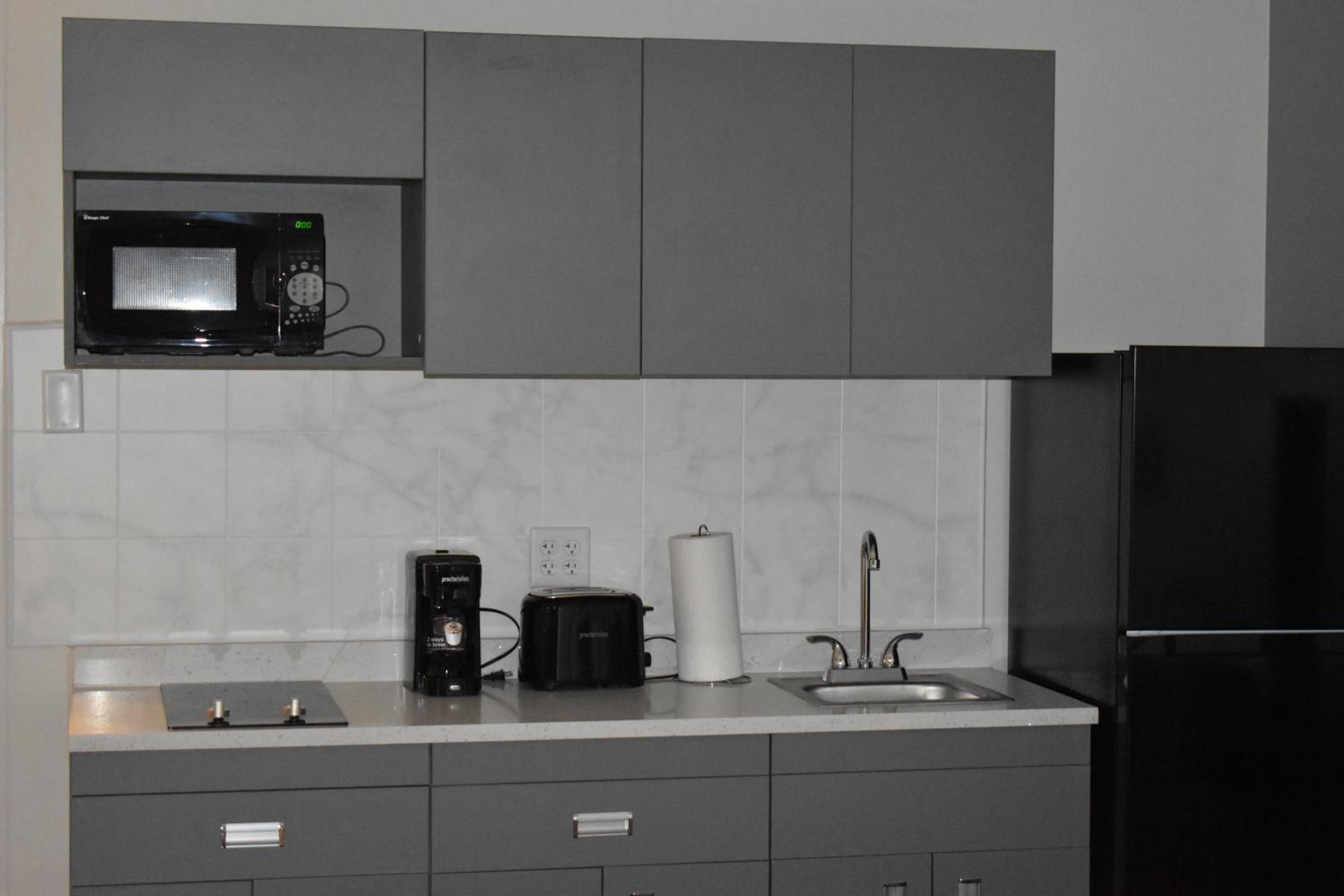 Double Efficiency Suite - Non-Smoking - Photo 3